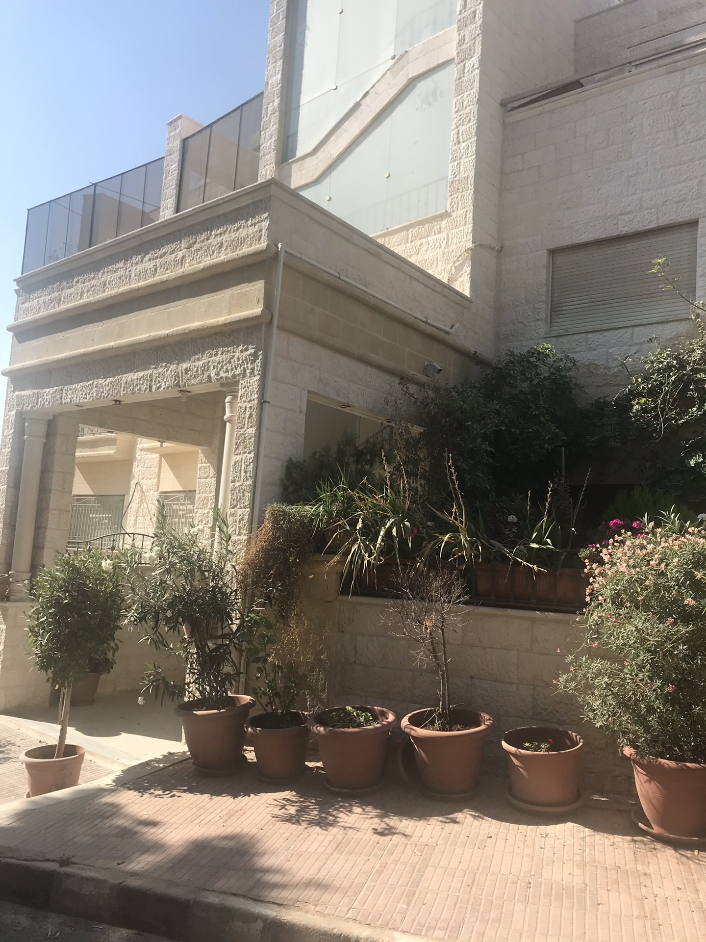 شقه للبيع في عبدون قرب السفارة البريطانية
لا تنسَ أنك شاهدت هذا الإعلان في عنكبوت
شقه للبيع ق...