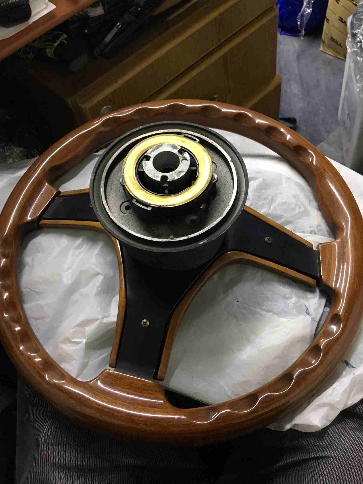 ستيرنج Nardi خشب جوز مميز جدا بحالة الوكالة مع بوكس أصلي
لا تنسَ أنك شاهدت هذا الإعلان في عنكبوت...