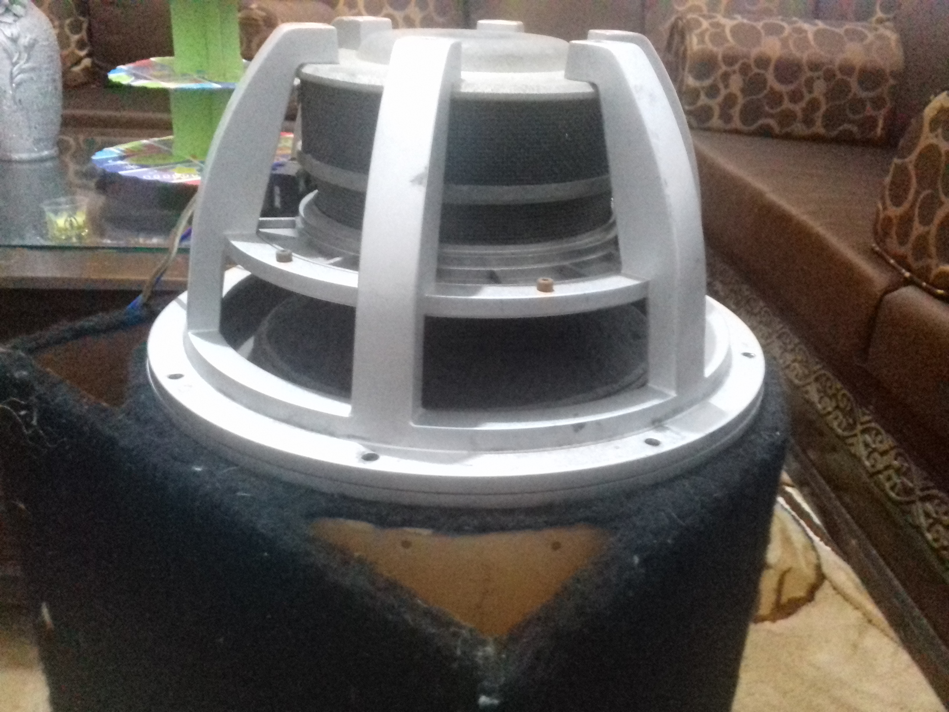 supwoofer ssiew AUDIO 12inch 2000w 1000RMS                                            


	 				لا تنسَ أنك شاهدت هذا الإعلان في عنكبوت            
	 				
                                تفاصيل بصو...