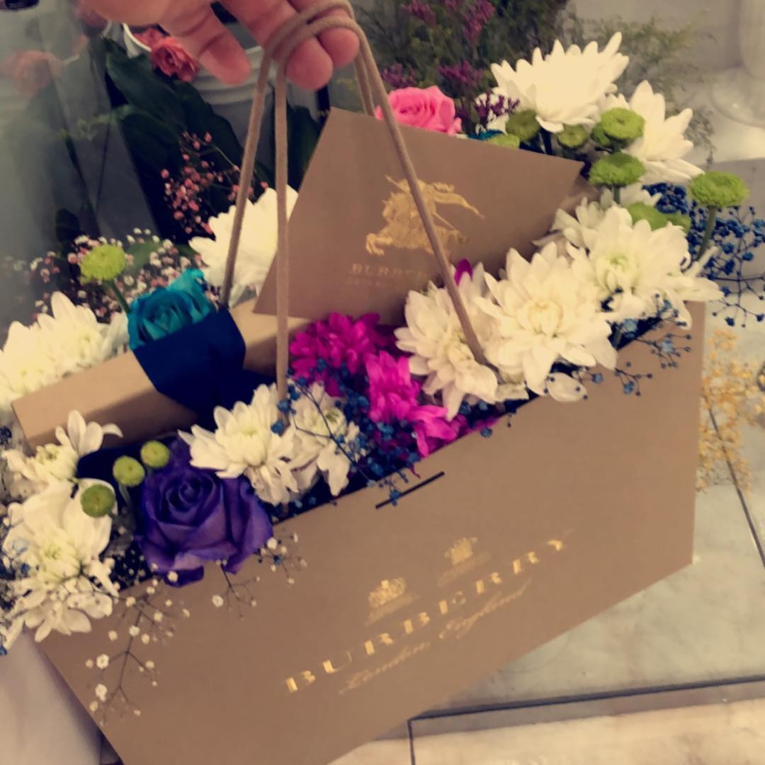 منسقة هدايا اشمغه وغتر وساعات وميك اب مميز
لا تنسَ أنك شاهدت هذا الإعلان في عنكبوت
توصيل لل...