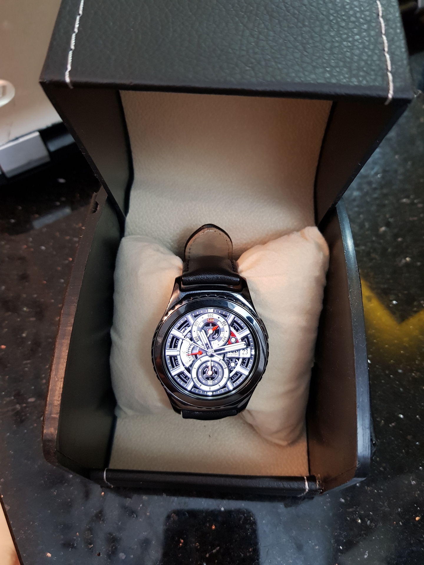 GEAR S2 CLASSIC IN EXCELLENT CONDITION
لا تنسَ أنك شاهدت هذا الإعلان في عنكبوت
GEAR S2 CLASSI...