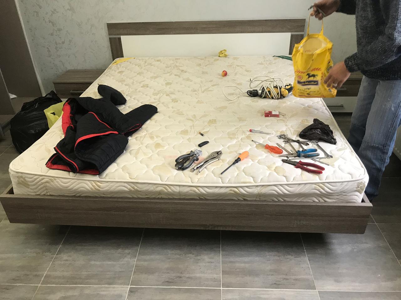 غرفه نوم للبيع
لا تنسَ أنك شاهدت هذا الإعلان في عنكبوت
غرفه نوم وكاله للبيع...