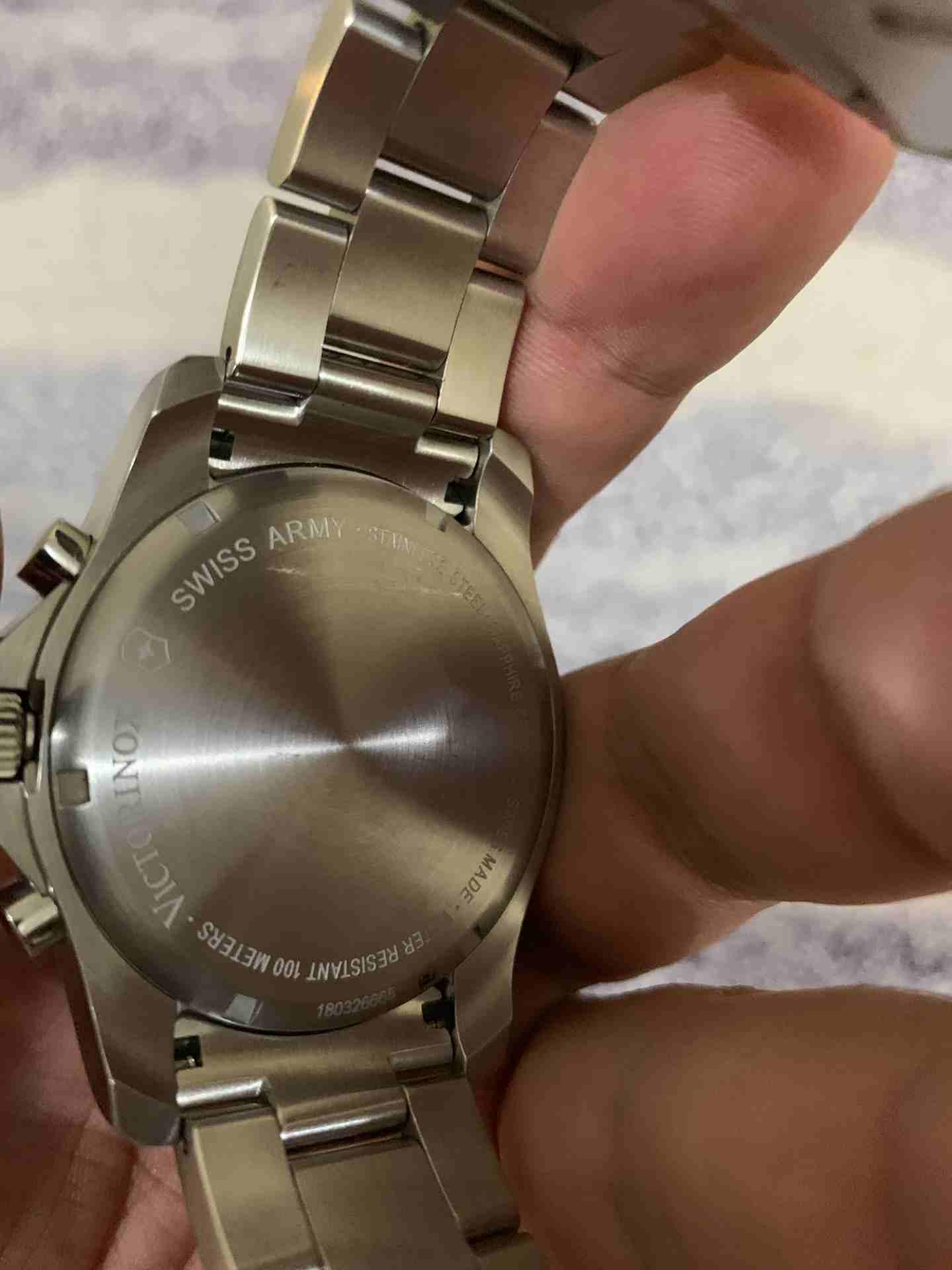 victorinox Swiss made
لا تنسَ أنك شاهدت هذا الإعلان في عنكبوت
Victorinox Swiss Army Men's Ma...