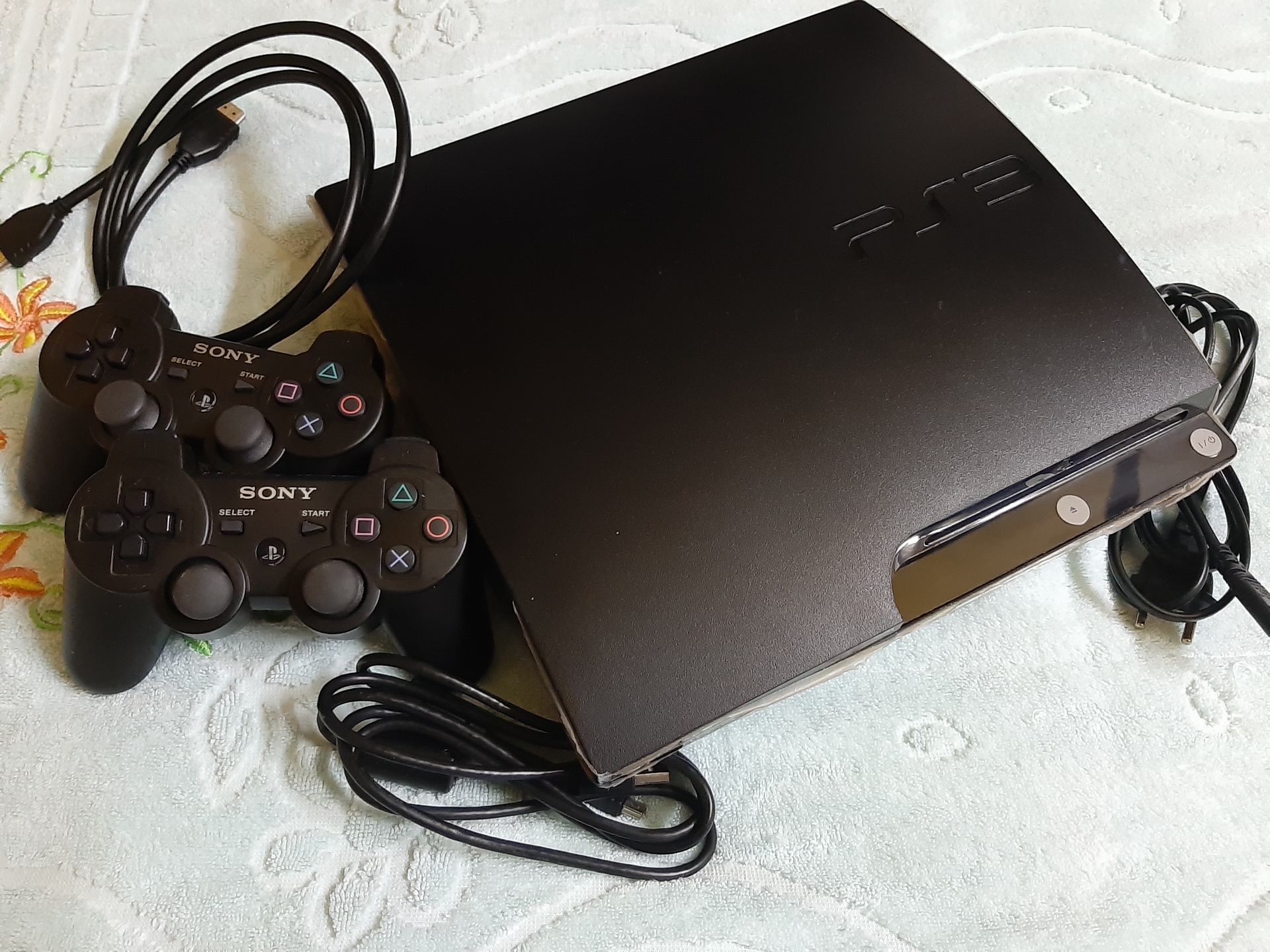 playstation 3 - 320 gb بحالة الزيرو                                            


	 				لا تنسَ أنك شاهدت هذا الإعلان في عنكبوت            
	 				
                                استعمال خفيف جدا...