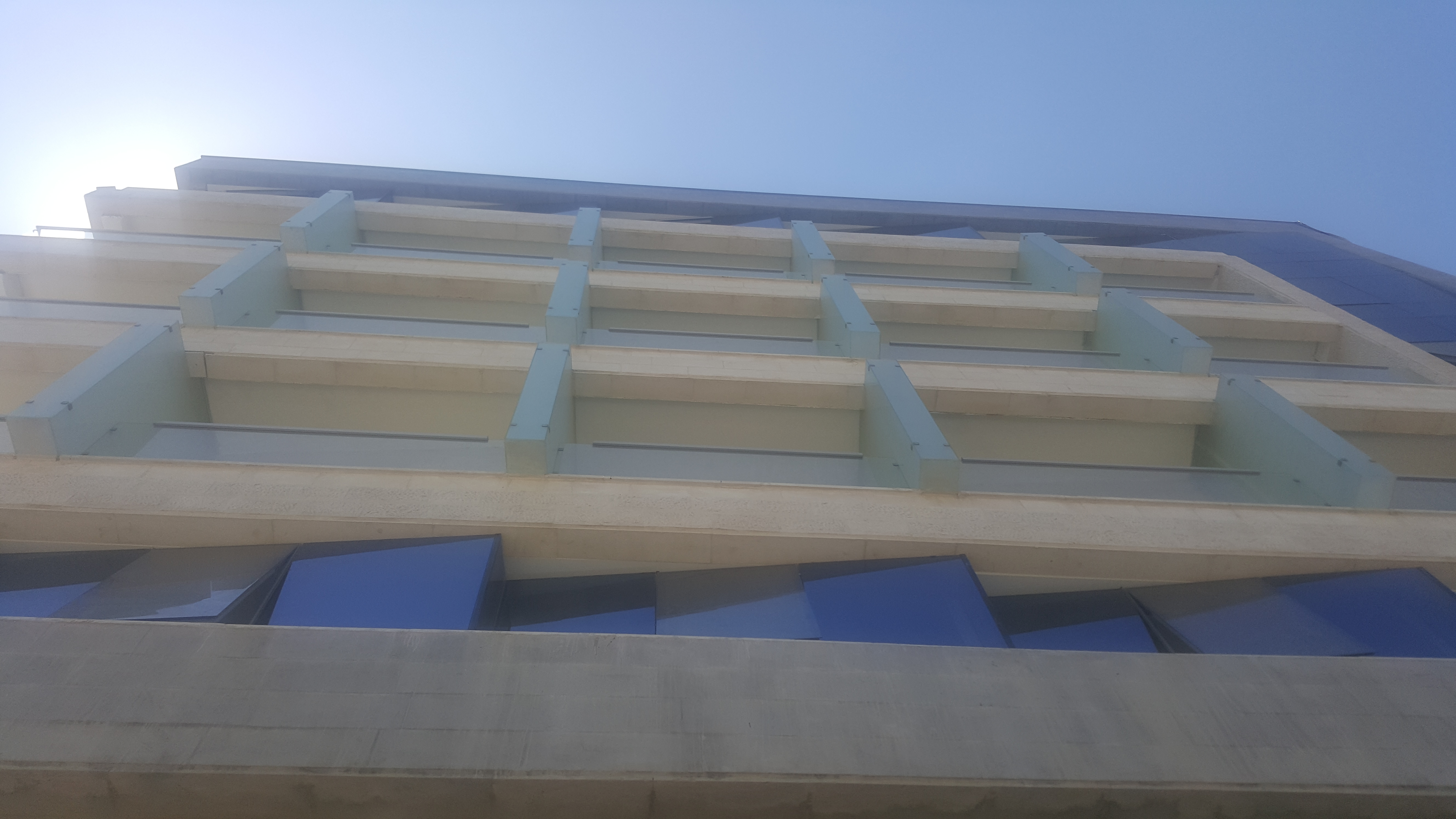 استوديو جديد مفروش بالقرب من الجامعة الاردنية لشخصين
لا تنسَ أنك شاهدت هذا الإعلان في عنكبوت...