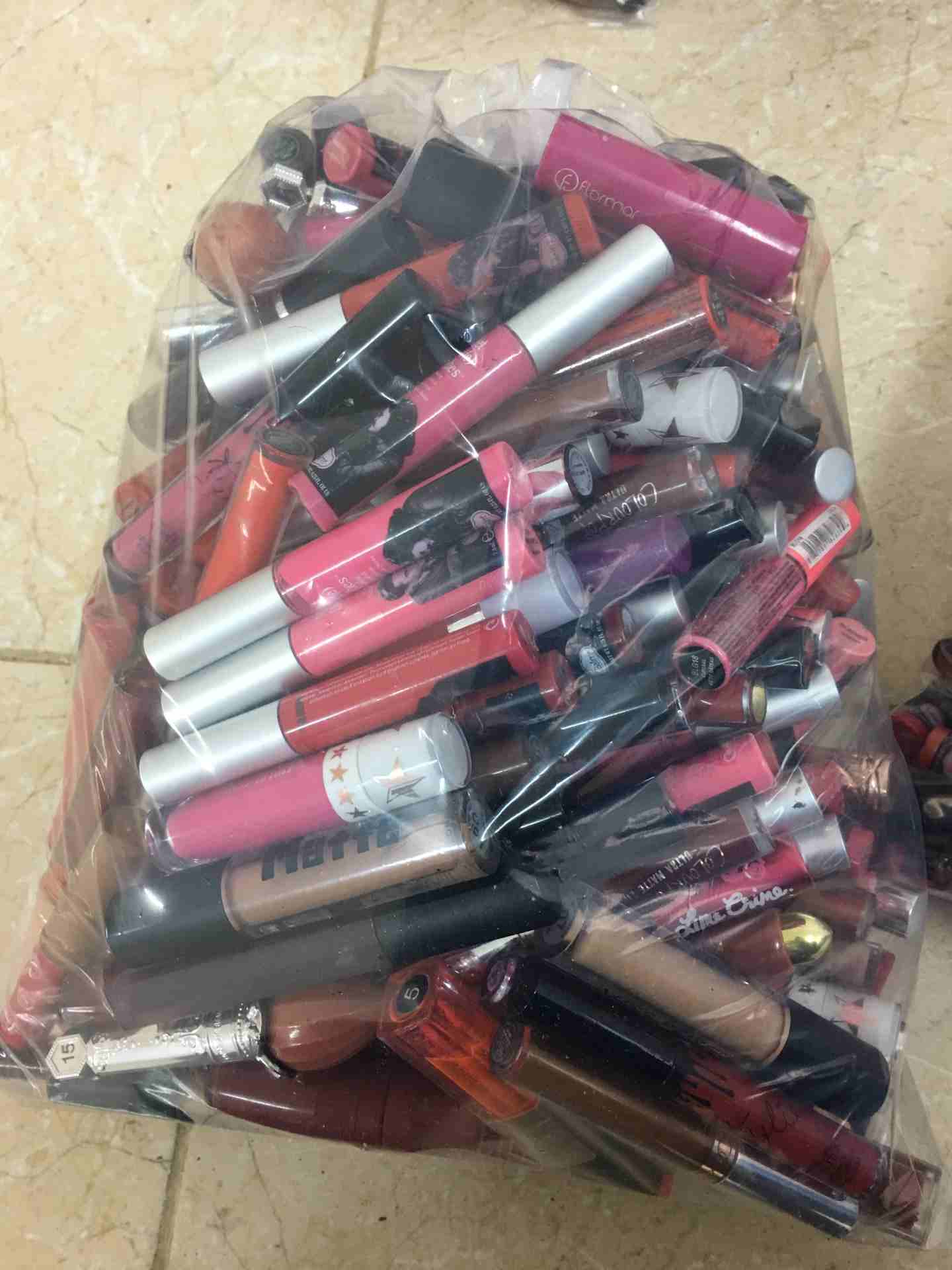 شررررررررروه بسسسسسعر حرررررررررررق
لا تنسَ أنك شاهدت هذا الإعلان في عنكبوت
شروه 500 قطعه مناكير...