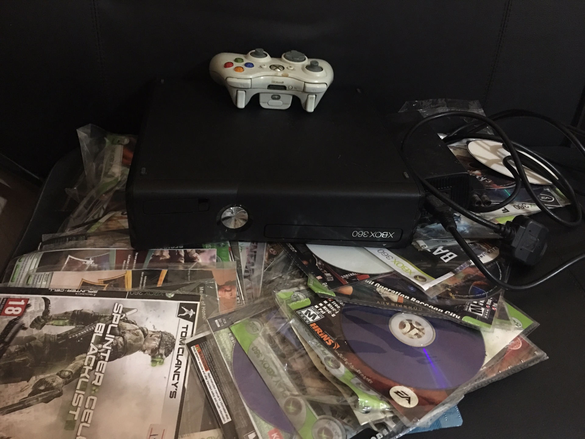 اكس بوكس 360 Xbox 360 lt3                                            


	 				لا تنسَ أنك شاهدت هذا الإعلان في عنكبوت            
	 				
                                الجهاز نضيف جهاز ومحول أنا...