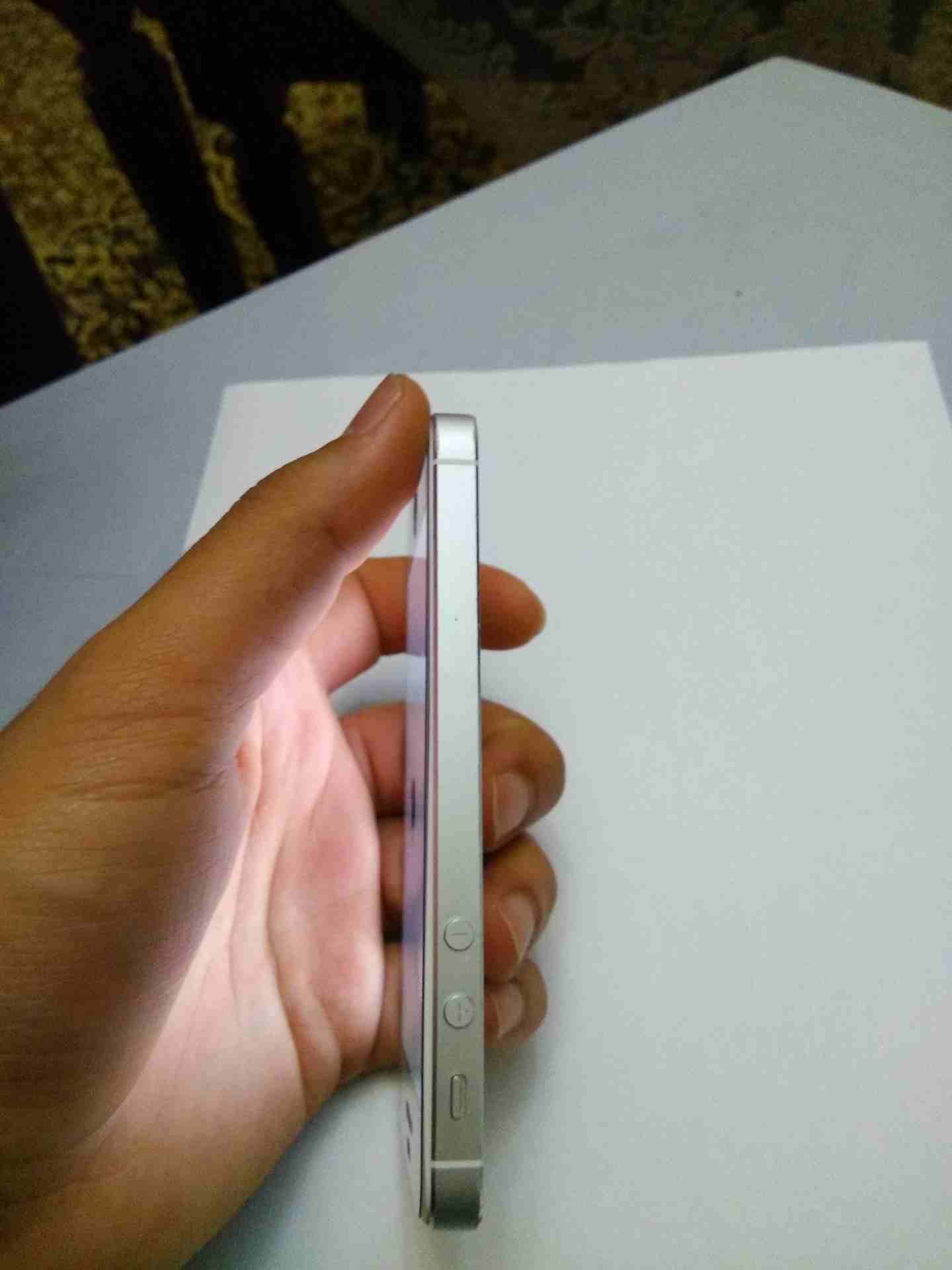 جهازين ايفون 5s iphone
لا تنسَ أنك شاهدت هذا الإعلان في عنكبوت
واحد لون سلفر وواحد لون ذهبي
الثن...