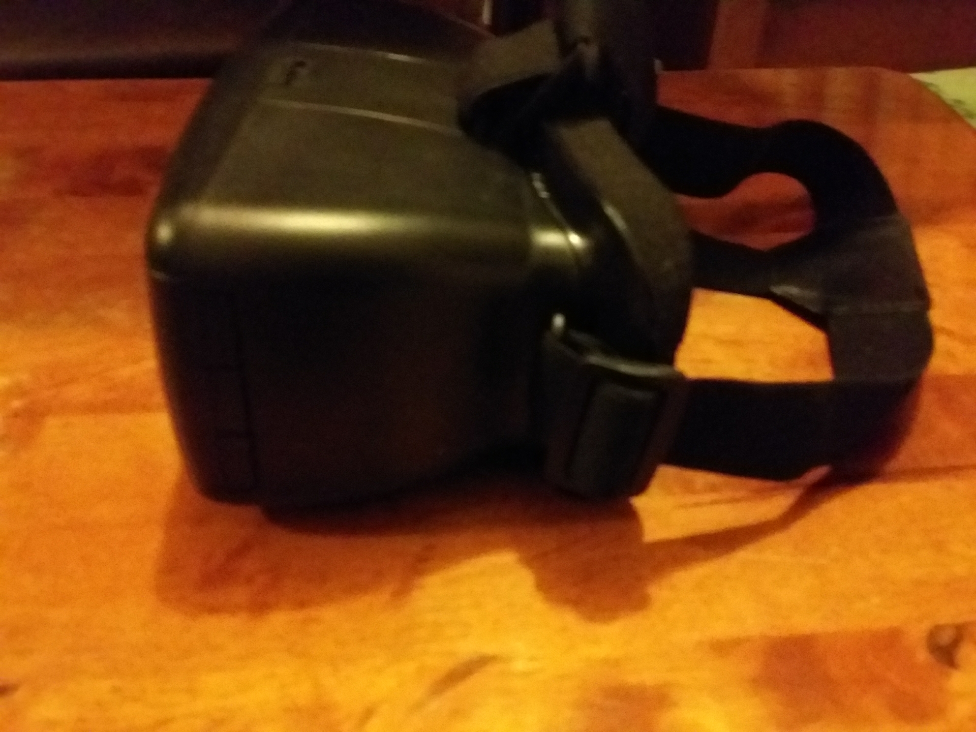 VR box جديدة
لا تنسَ أنك شاهدت هذا الإعلان في عنكبوت
VR box...