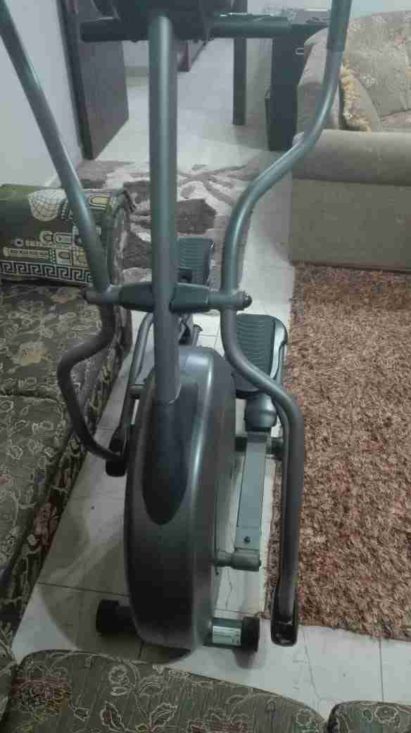 جهاز رياضي Elliptical Training صناعة امريكيه نوع POLAR
لا تنسَ أنك شاهدت هذا الإعلان في عنكبوت...
