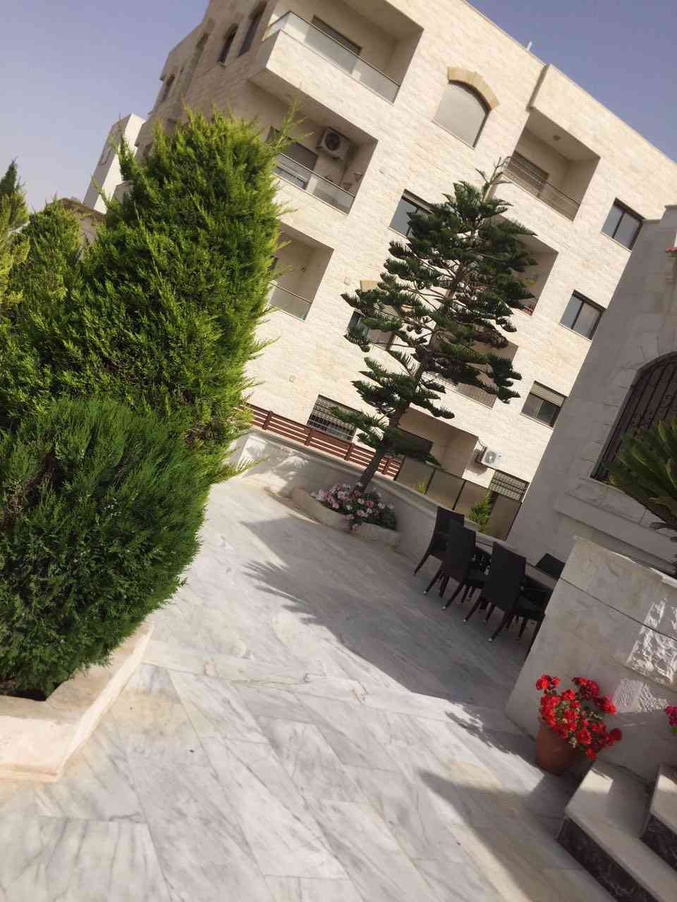 الجبيهه فيلا مستقله فخمه جدا جدا موقع مميز ارض 1050م بناء 650م
لا تنسَ أنك شاهدت هذا الإعلان في عنكبوت...