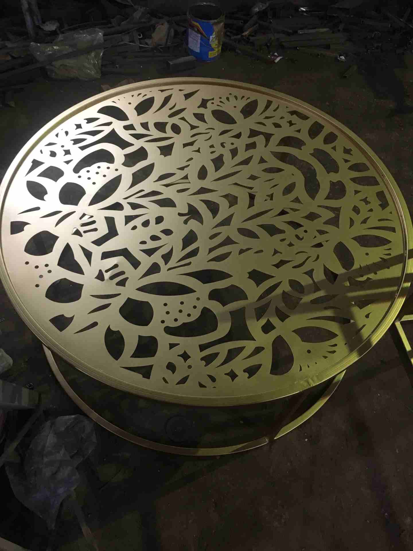 السلام عليكم ورحمه الله وبركاته .... يسر شركه بصمه فجر ان تقدم لكم اعمال ديكور الحديدوالخشب
لا تنسَ أنك شاهدت هذا الإعلان في عنكبوت...