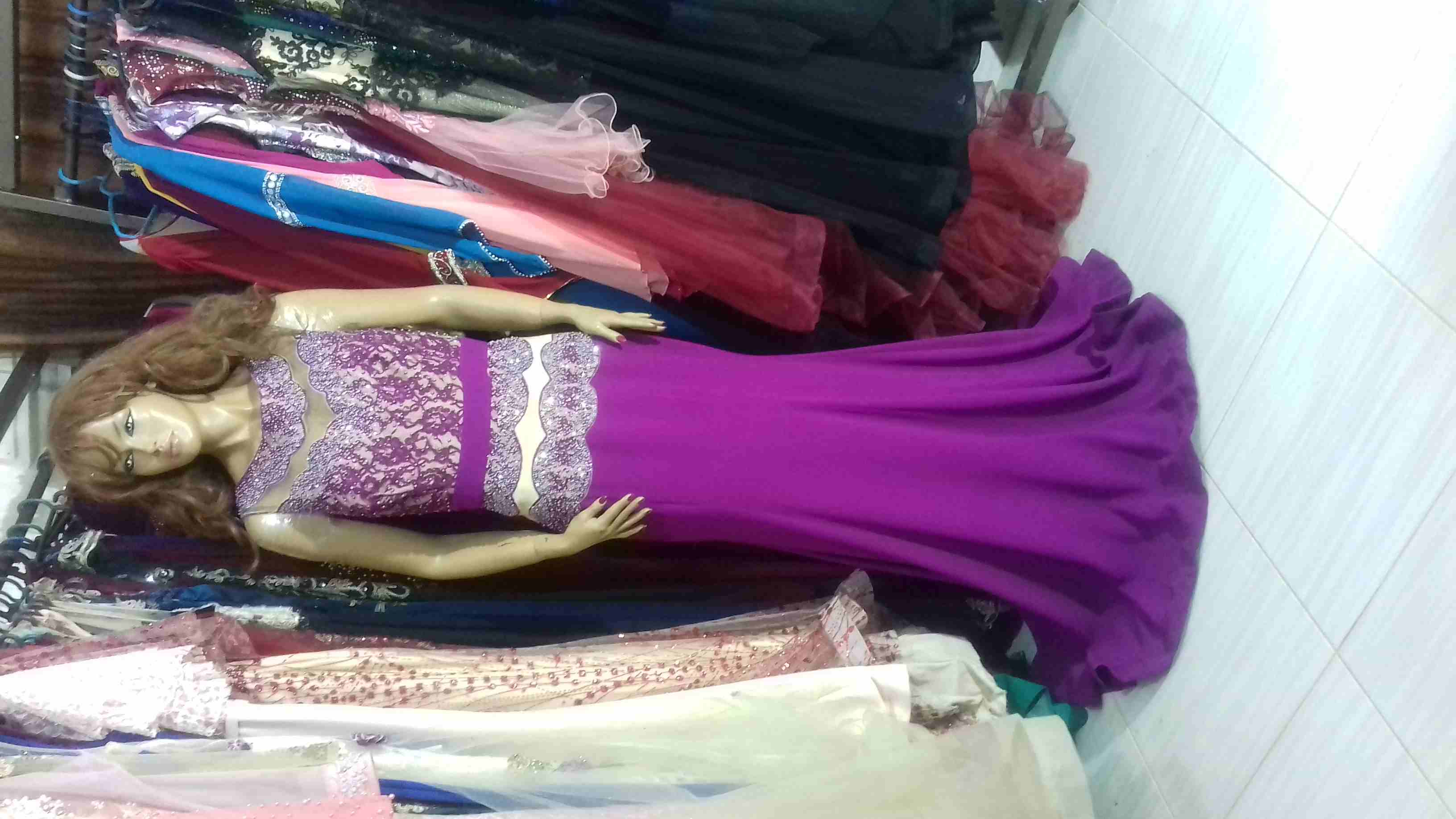 فساتين سهرة للإيجار
لا تنسَ أنك شاهدت هذا الإعلان في عنكبوت
فساتين سهرة للإيجار بأسعار تبدأ
من 2...