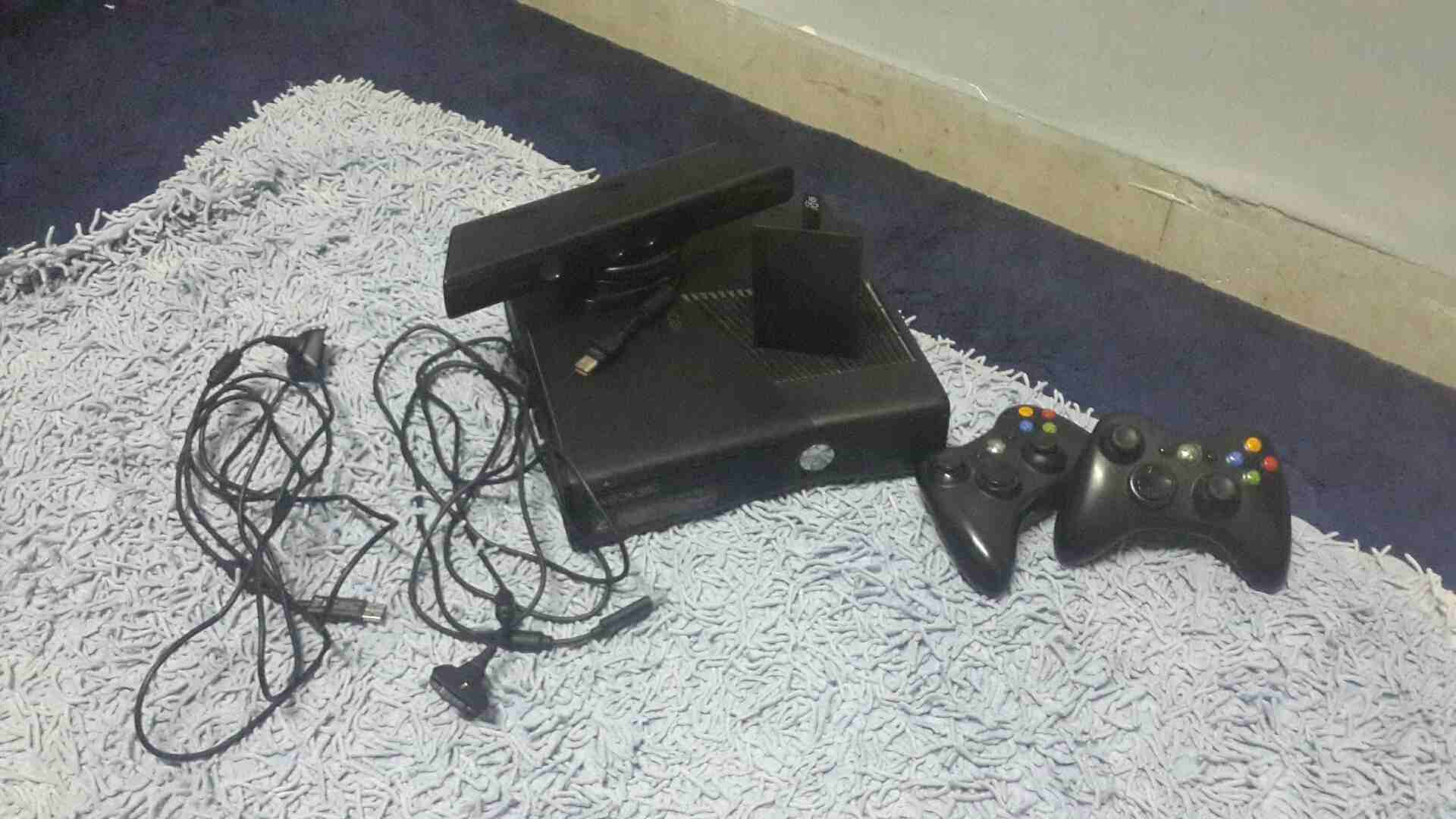 xbox 360  في حاله جيده للبيع                                            


	 				لا تنسَ أنك شاهدت هذا الإعلان في عنكبوت            
	 				
                            يأتي مع الإكس بوكس كاميرا و...