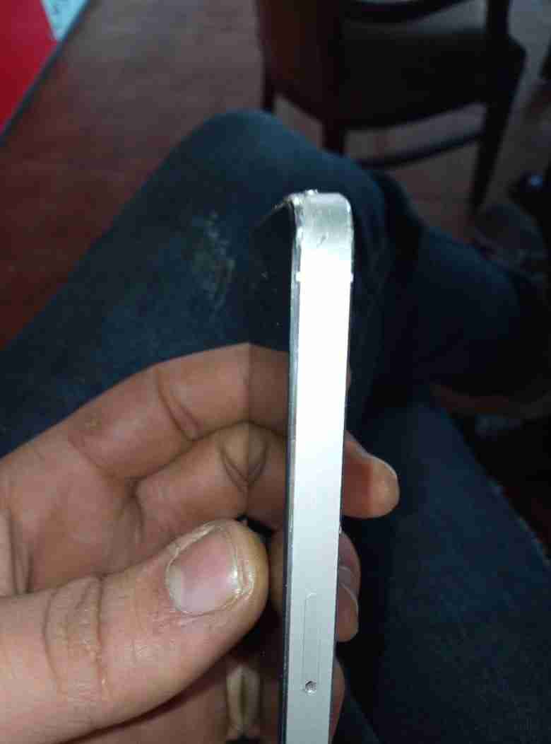أيفون فايف
لا تنسَ أنك شاهدت هذا الإعلان في عنكبوت
كم هوموظح........