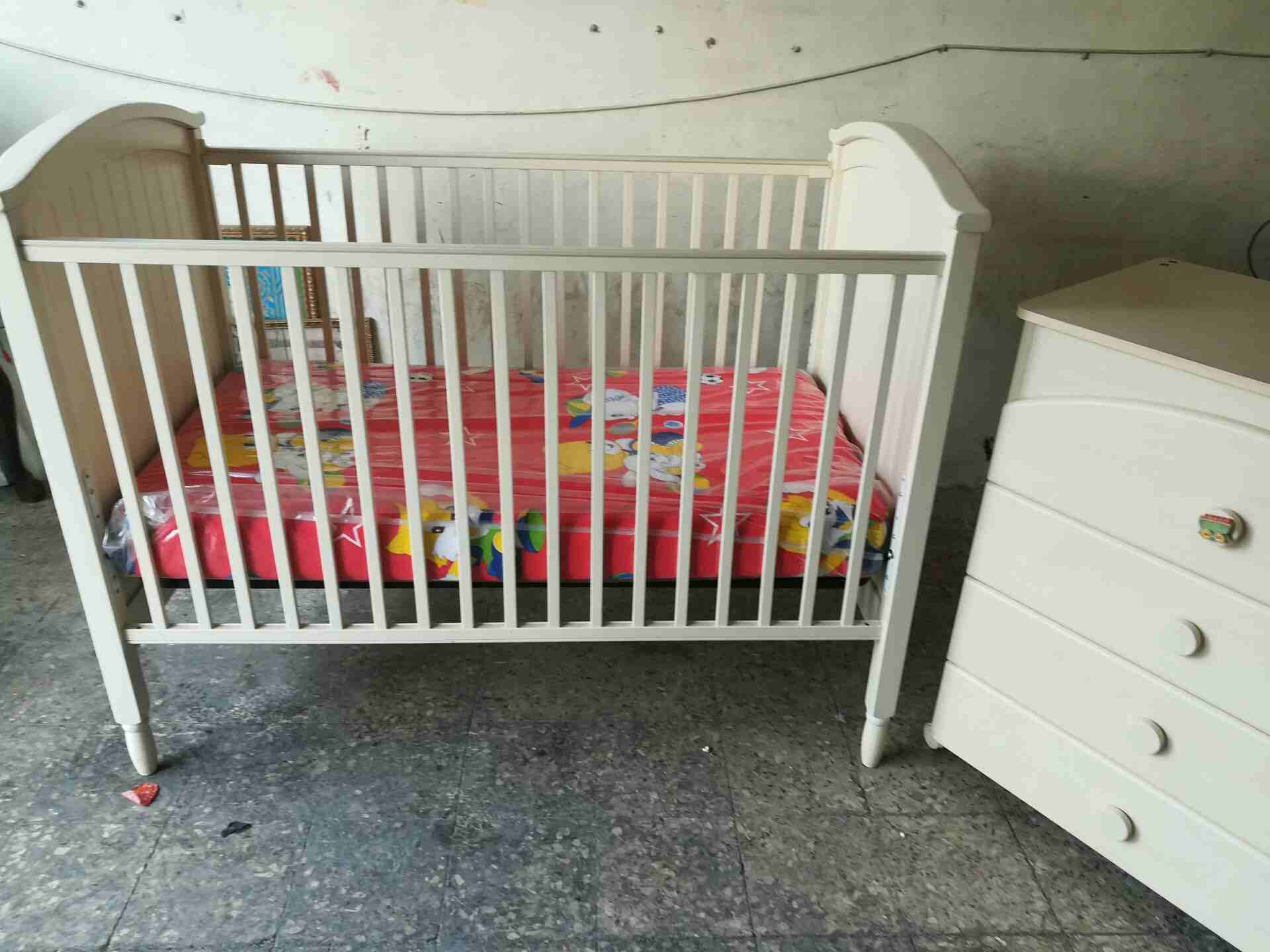 مكونه من 3قطع
لا تنسَ أنك شاهدت هذا الإعلان في عنكبوت
بحالة الجديد...