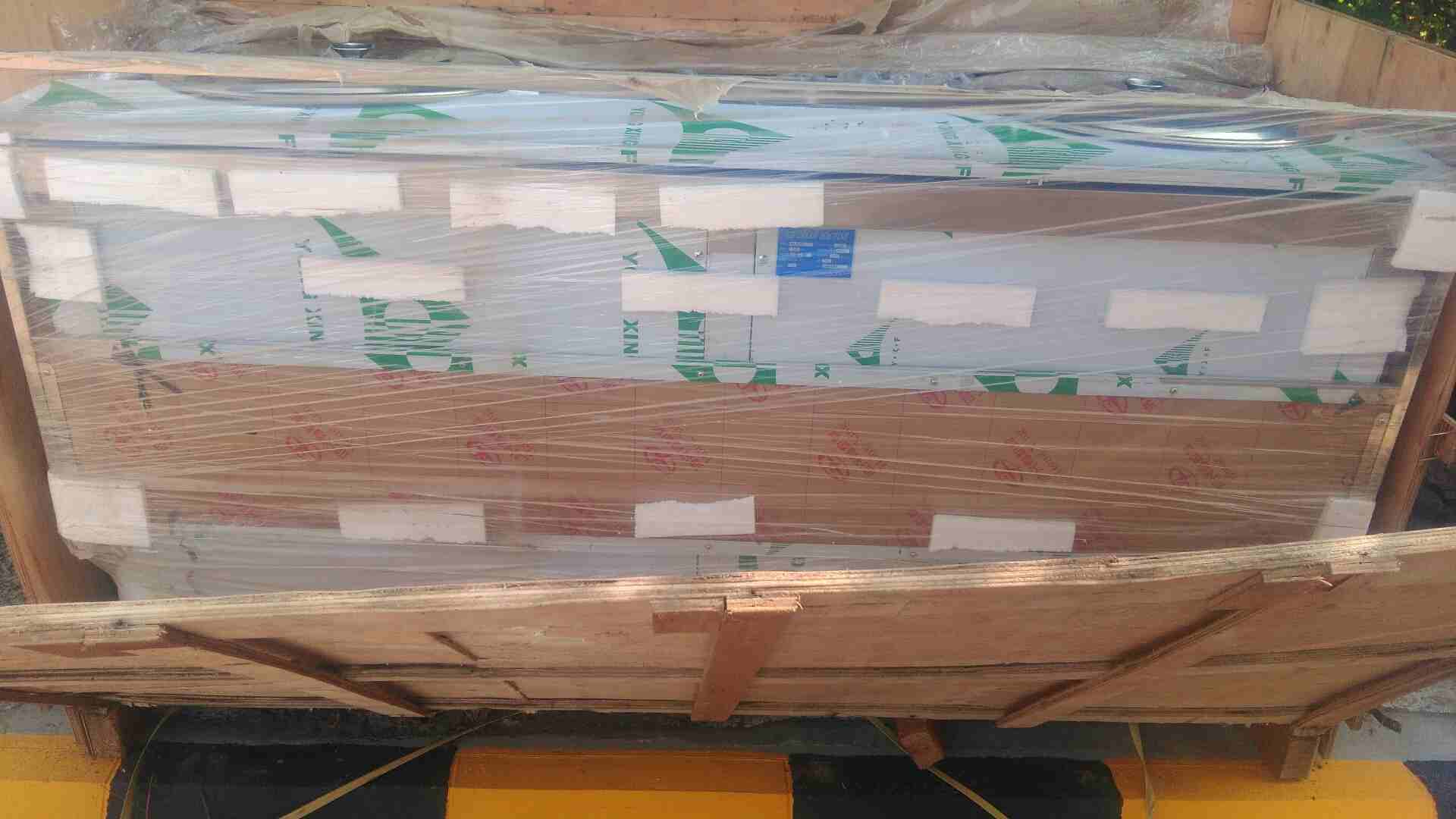ماكينة ايس كريم روول
لا تنسَ أنك شاهدت هذا الإعلان في عنكبوت
ماكينة ايس كريم على الصاج لم تستخدم...