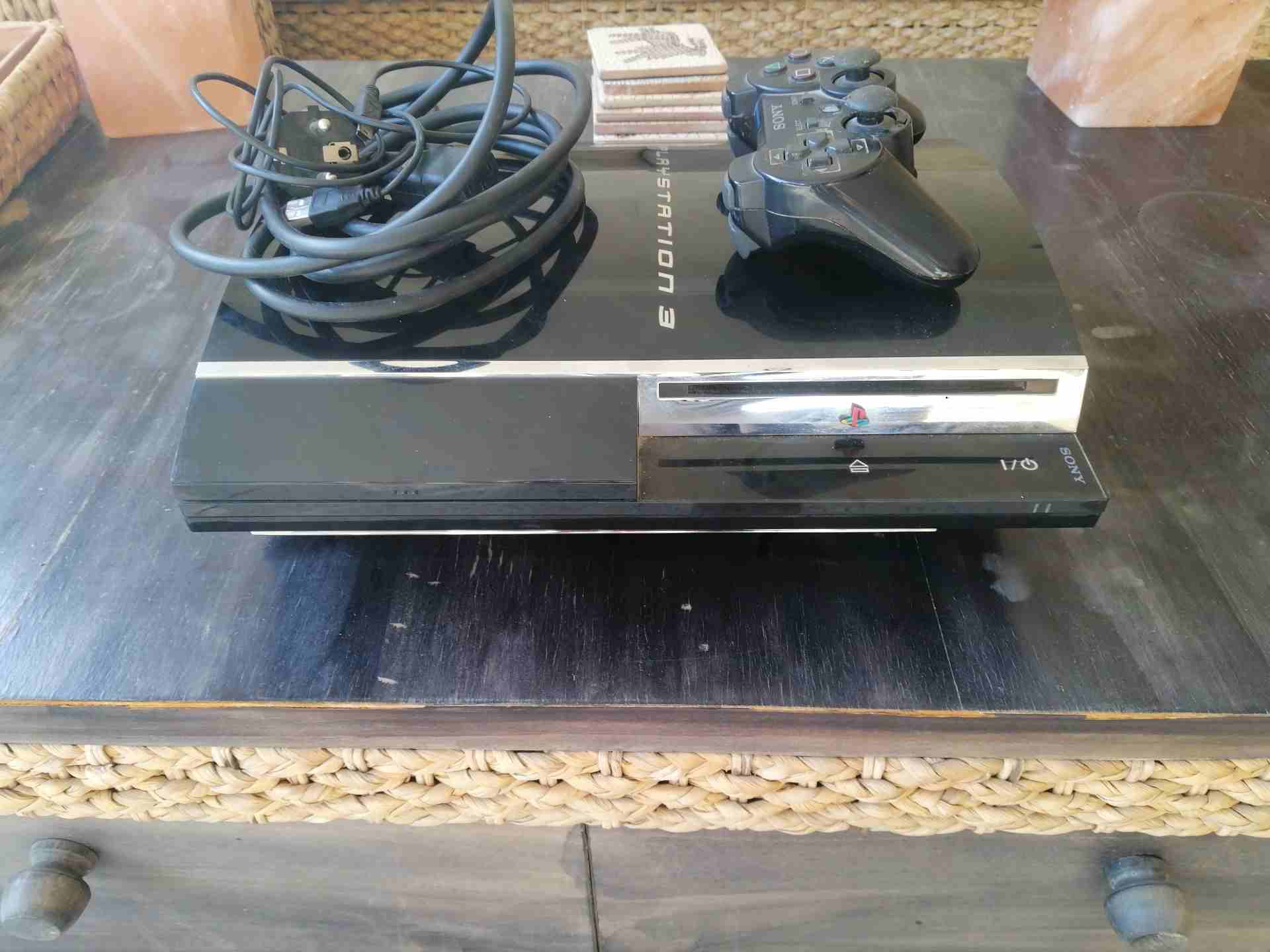 Used Playstation 3 Console with Its Equipment in Very Good Condition for Sale.
لا تنسَ أنك شاهدت هذا الإعلان في عنكبوت...