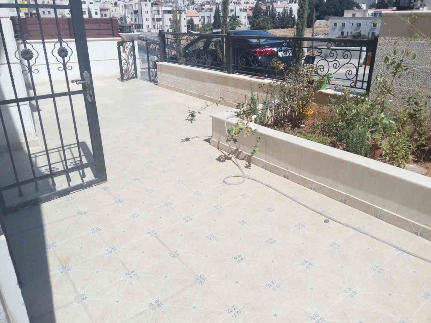 شقة للبيع فاخرة جديدة عصرية ارضية ديرغبار 240م   نرسات وحديقة 180م                                            


	 				لا تنسَ أنك شاهدت هذا الإعلان في عنكبوت...