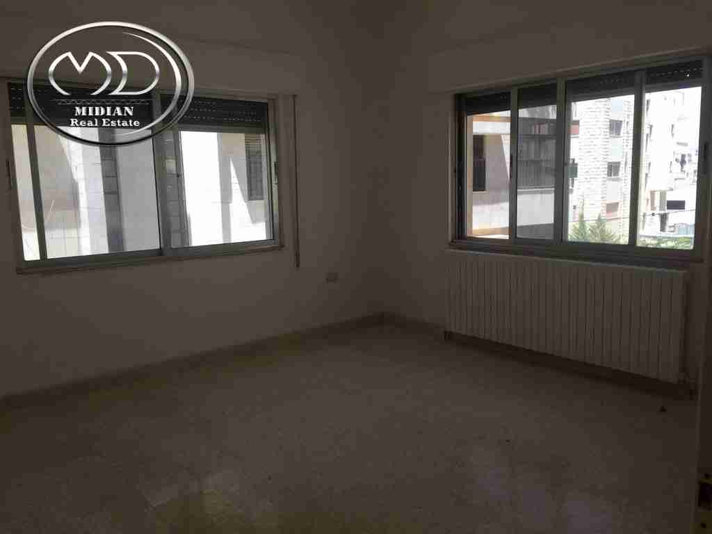 شقه طابق اول من فيلا فارغه للايجار السابع خلف جنيفا
لا تنسَ أنك شاهدت هذا الإعلان في عنكبوت
ر...