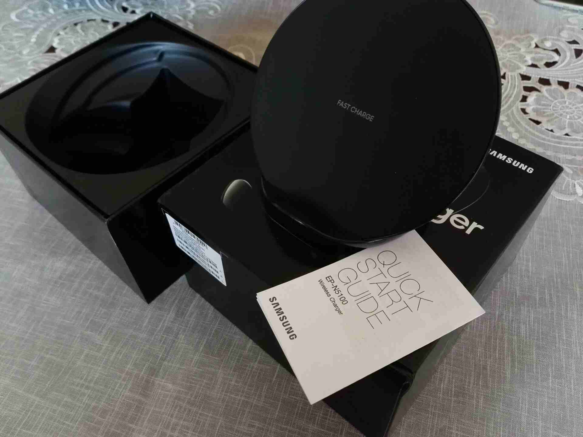 \\الكمية محدودة// Original OEM Samsung Fast Wireless Charger Fast Charging 2018                                            


	 				لا تنسَ أنك شاهدت هذا الإعلان في عنكبوت...