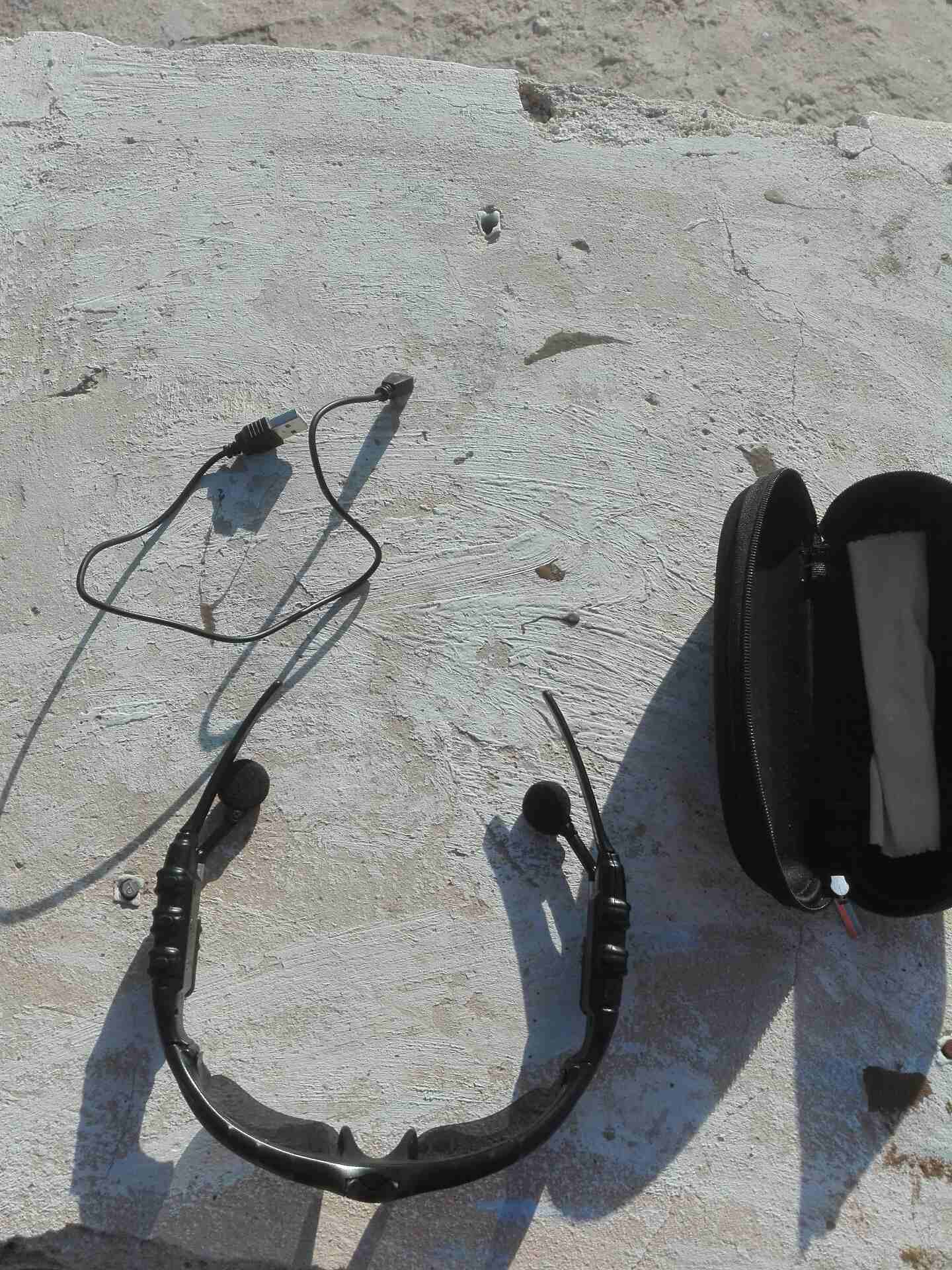 نظارة بلوتوث للقياده الامنه
لا تنسَ أنك شاهدت هذا الإعلان في عنكبوت
نظارة مع سماعتين بلوتوث للقيا...