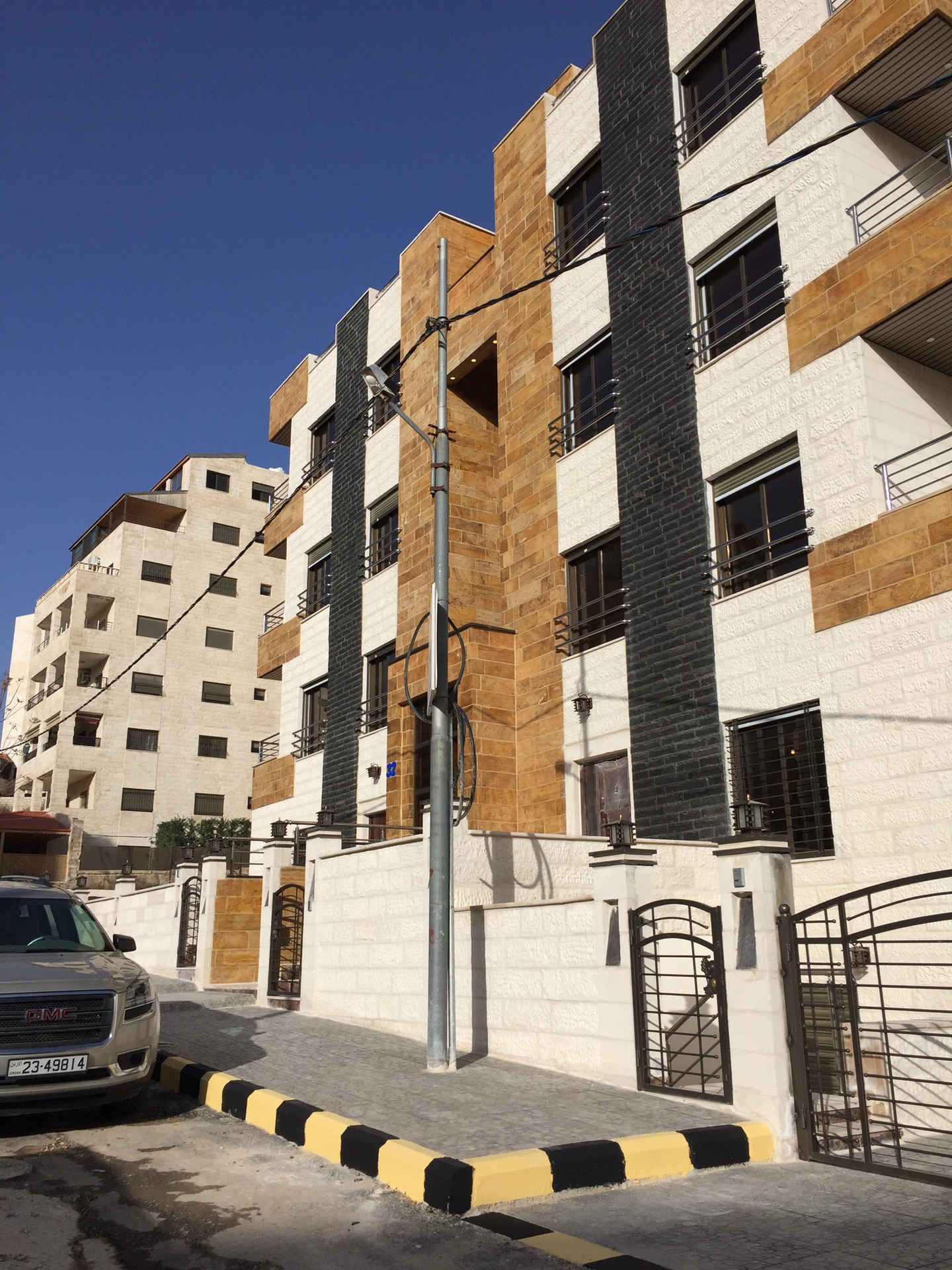 شقه ارضيه فاخرة في ضاحيه الرشيد مع تيراسات امامي وخلفي 165 متر بسعر مميز                                            


	 				لا تنسَ أنك شاهدت هذا الإعلان في عنكبوت...