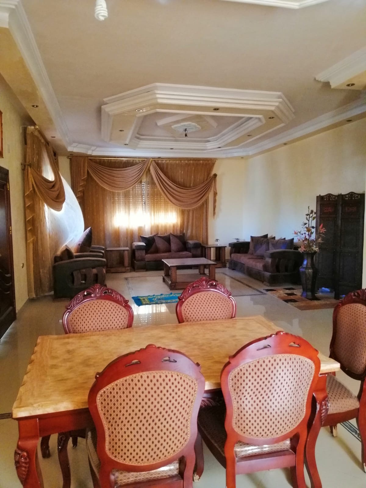 فيلا للبيع طريق المطار                                            


	 				لا تنسَ أنك شاهدت هذا الإعلان في عنكبوت            
	 				
                                فيلا اوشبه عماره 3طوابق  الاول...
