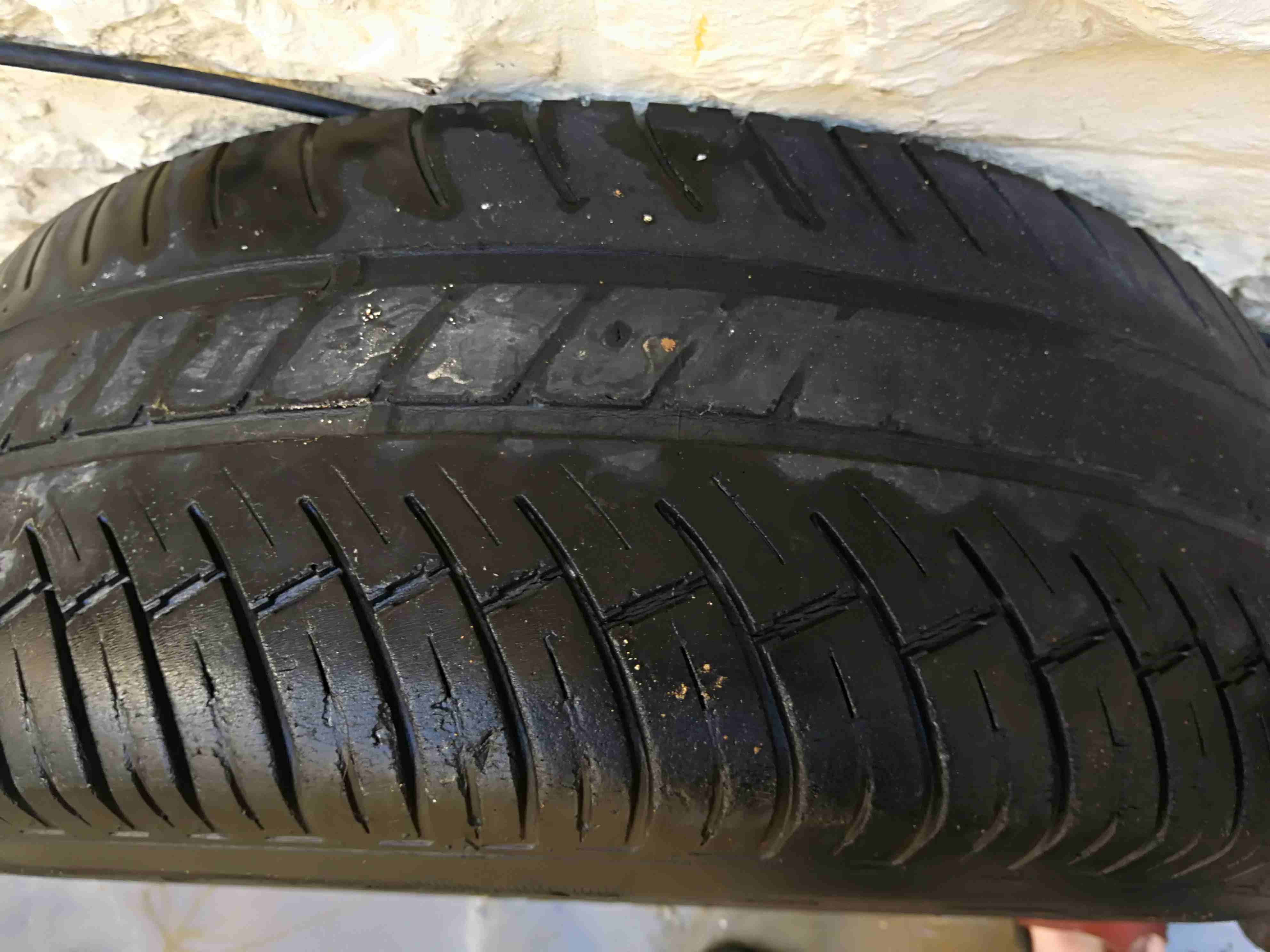 3 فردات كوشوك قياس 205/65/15
لا تنسَ أنك شاهدت هذا الإعلان في عنكبوت
3 فردات كوشوك نص عمر نظاف، ف...