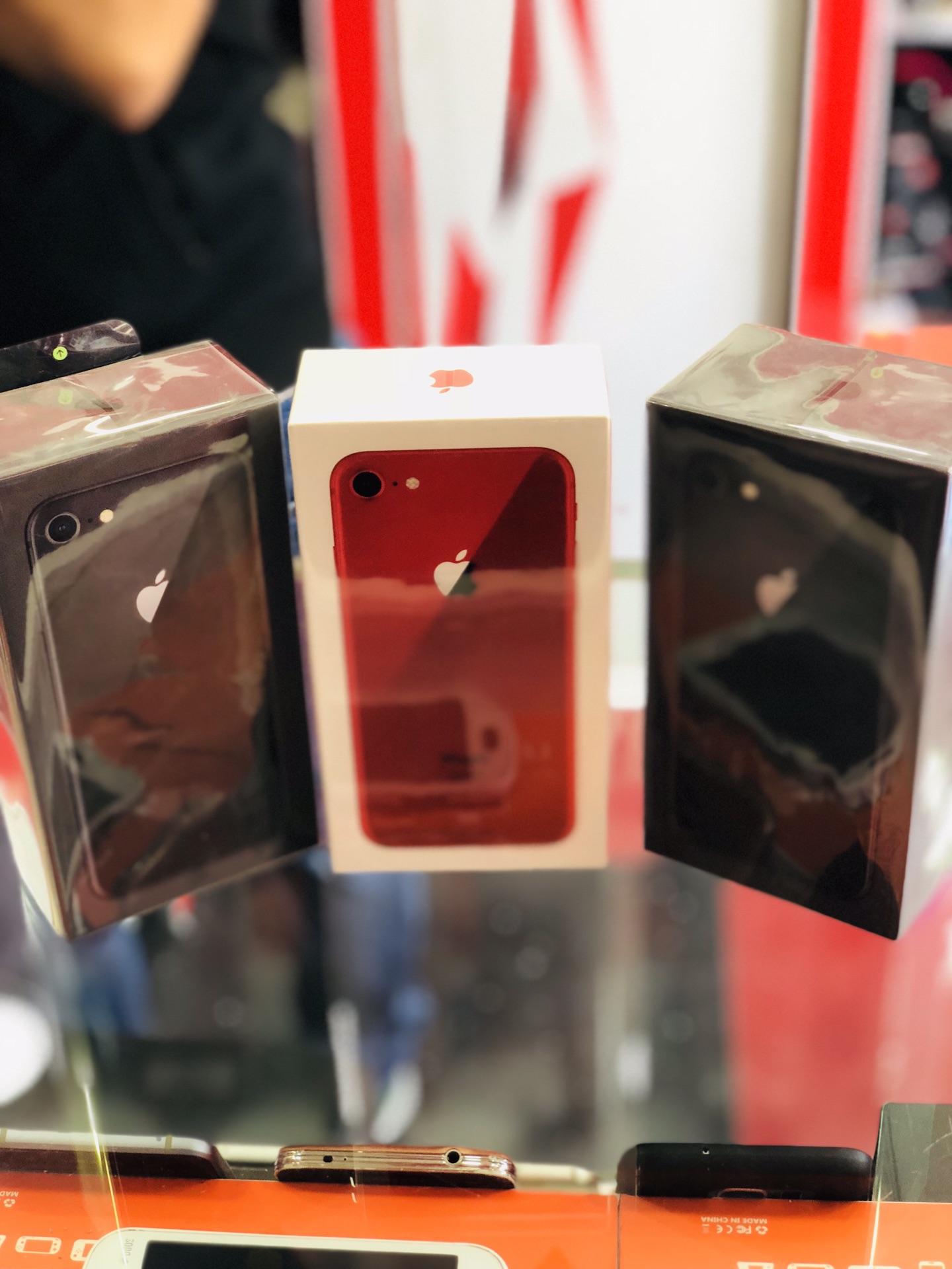 540 iPhone 8plus (64) ////اصلي جديد /////iPhone 8(64)470مع ضمان شركه ابل                                            


	 				لا تنسَ أنك شاهدت هذا الإعلان في عنكبوت...