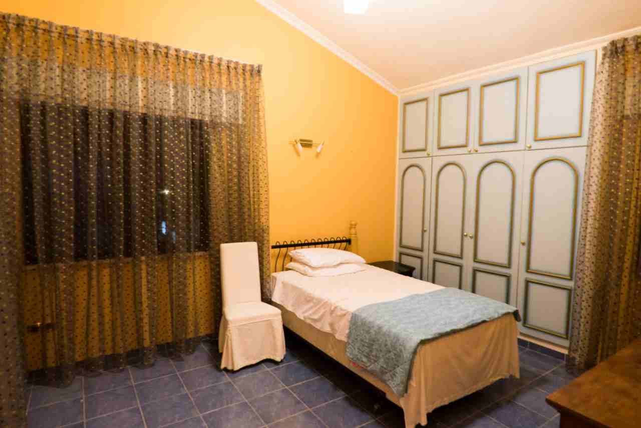 Luxury furnished villa for rent - daily, weekly and monthly - in Abdoun
لا تنسَ أنك شاهدت هذا الإعلان في عنكبوت...