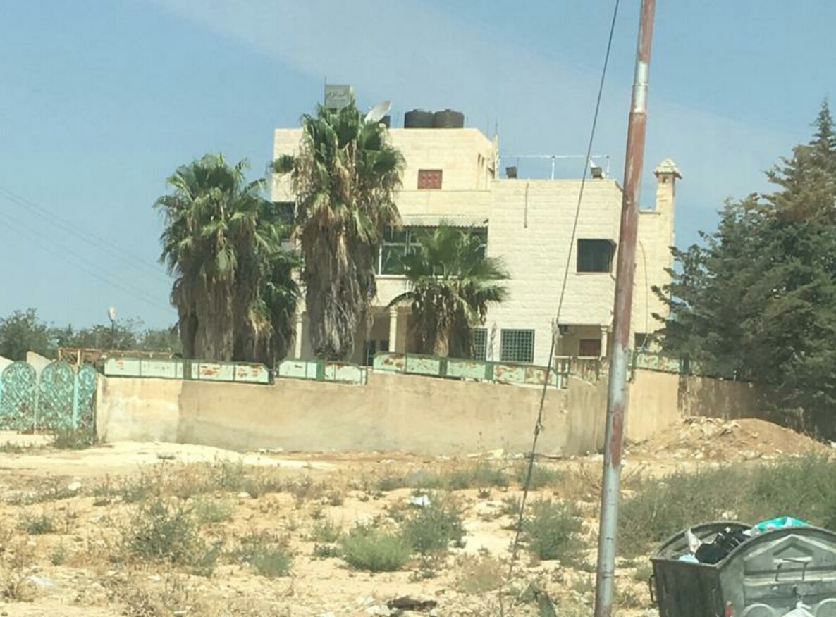 فيلا دوبلكس للبيع                                            


	 				لا تنسَ أنك شاهدت هذا الإعلان في عنكبوت            
	 				
                                فيلا دوبلكس 3طوابق مساحه الباء 600م...