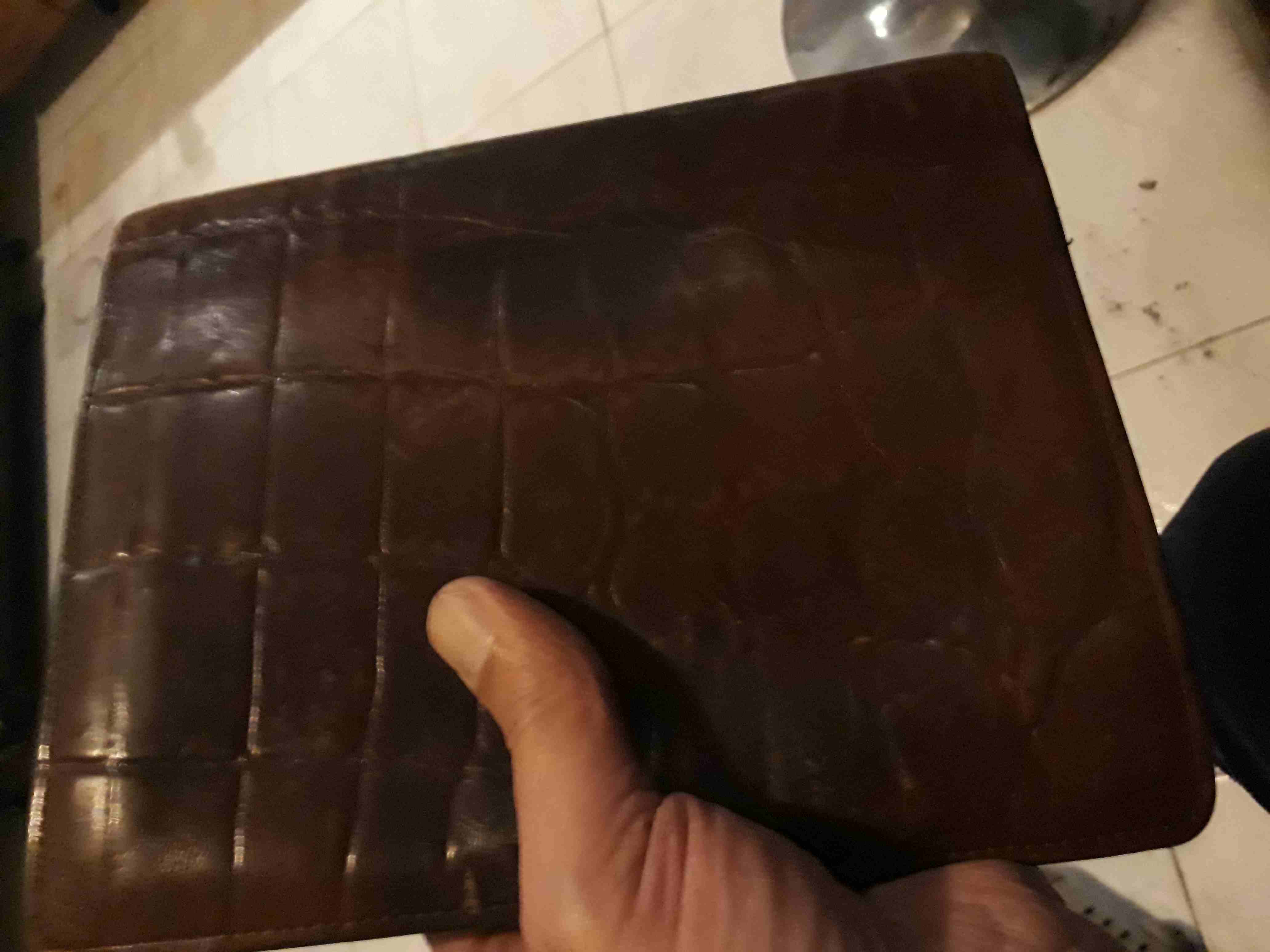 حافظة للاجندة السنوية جلد اصلي نوع Mulberry موديل 1984 صناعة انجلترا
لا تنسَ أنك شاهدت هذا الإعلان في عنكبوت...