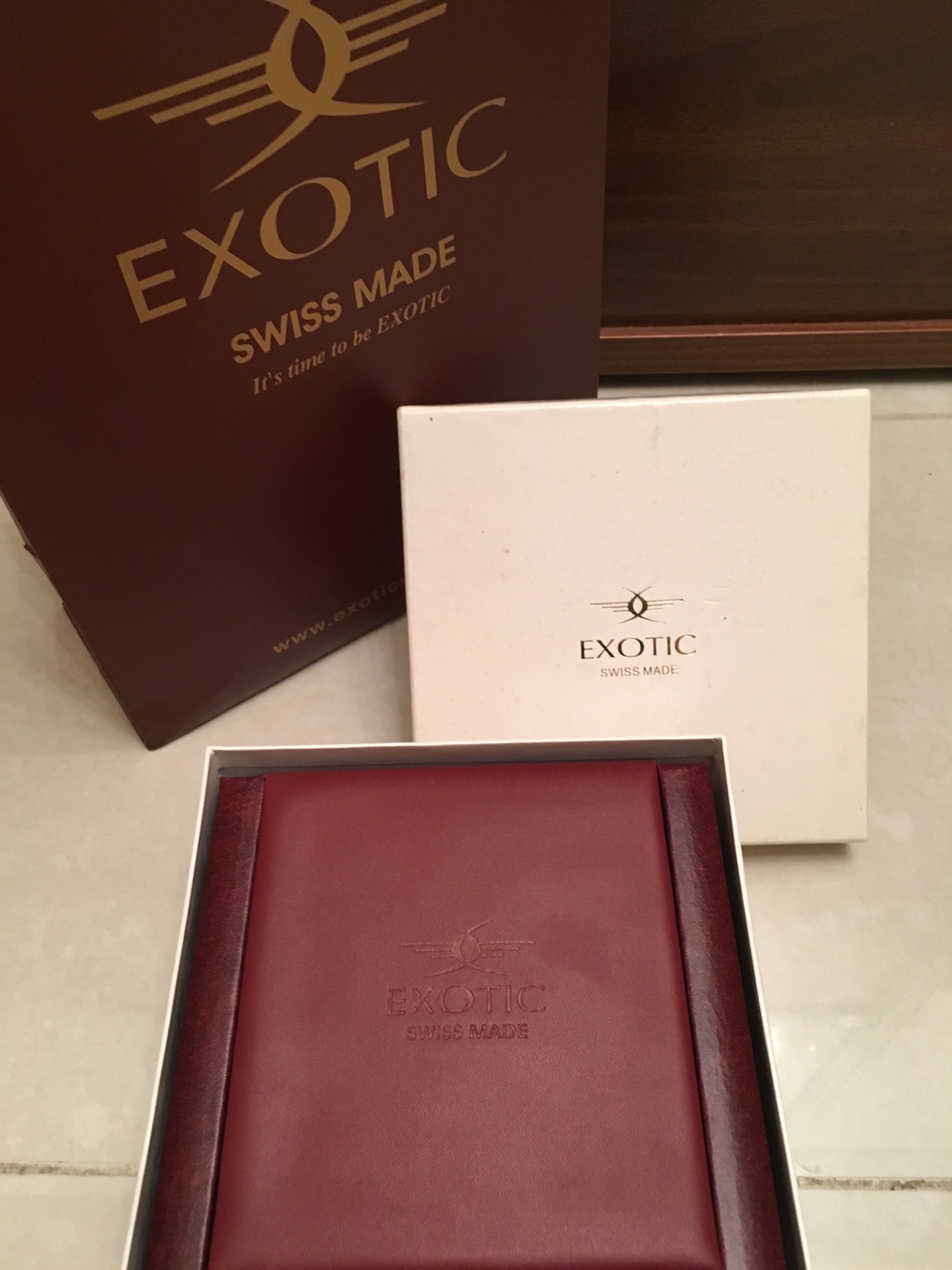 سويسرية EXOTIC ساعة
لا تنسَ أنك شاهدت هذا الإعلان في عنكبوت
ساعة سويسرية ملكية
نوع EXOTIC
SWI...