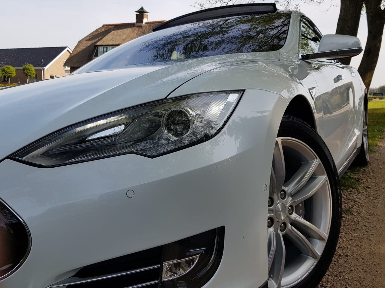 تسلا 2015 // تيسلا // Self Drive : يقودها الكمبيوتر
لا تنسَ أنك شاهدت هذا الإعلان في عنكبوت...