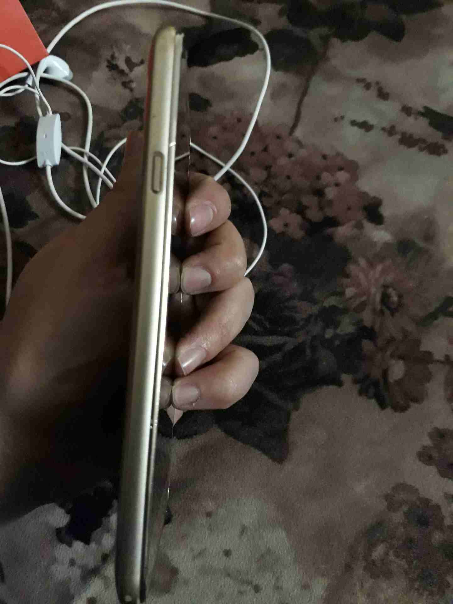 y5 2016
لا تنسَ أنك شاهدت هذا الإعلان في عنكبوت
الجهاز نضيف جداا معه كرتونه شاحن سماعات...