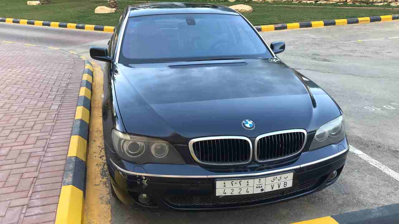 بي ام دبليو 2008
لا تنسَ أنك شاهدت هذا الإعلان في عنكبوت
القزاز الأمامي يبي له صيانه والخلفي قزاز...