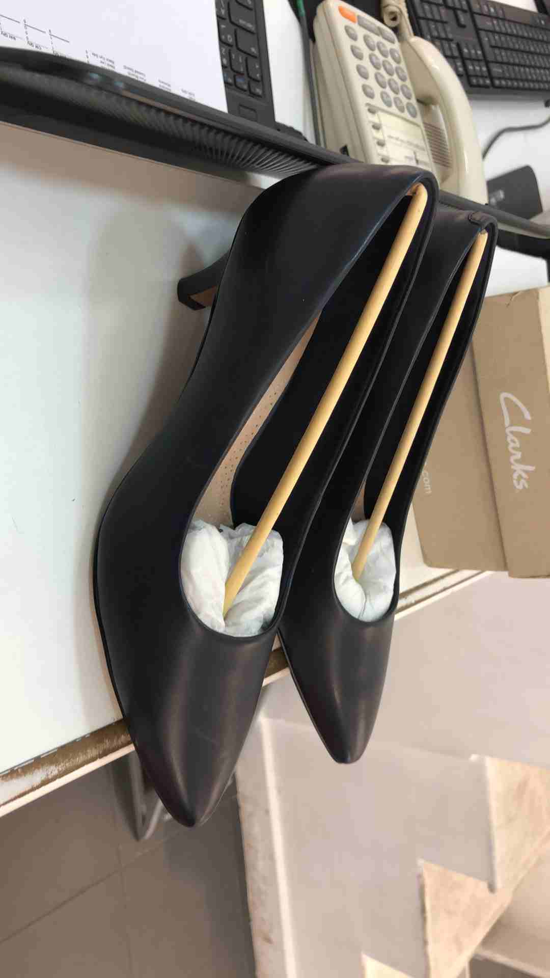حذاء كلاركس  clarks                                            


	 				لا تنسَ أنك شاهدت هذا الإعلان في عنكبوت            
	 				
                            حذاء ستاتي ماركة كلاركس جديد نمرة 38...