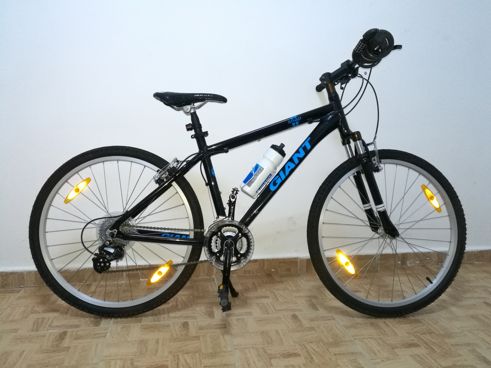 دراجات هوائية أصلية بحالة ممتازة TREK 3500 & GIANT SNAP S
لا تنسَ أنك شاهدت هذا الإعلان في عنكبوت...