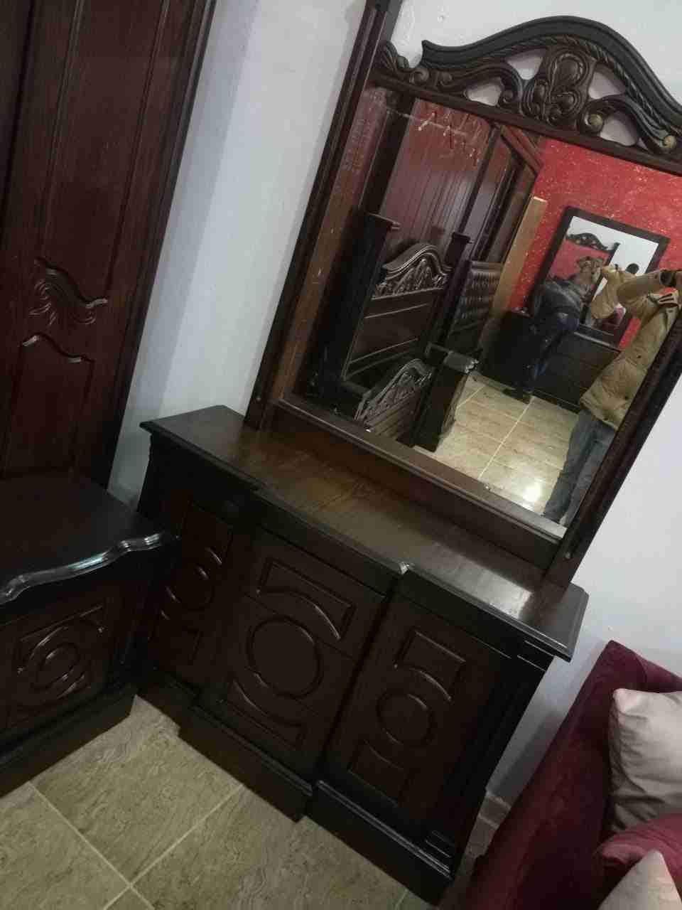 غرفة نوم ماستر مفصلةتفصيل من أجود أنواع خشب لاتيه قشرة بلوط شبه جديد                                            


	 				لا تنسَ أنك شاهدت هذا الإعلان في عنكبوت...