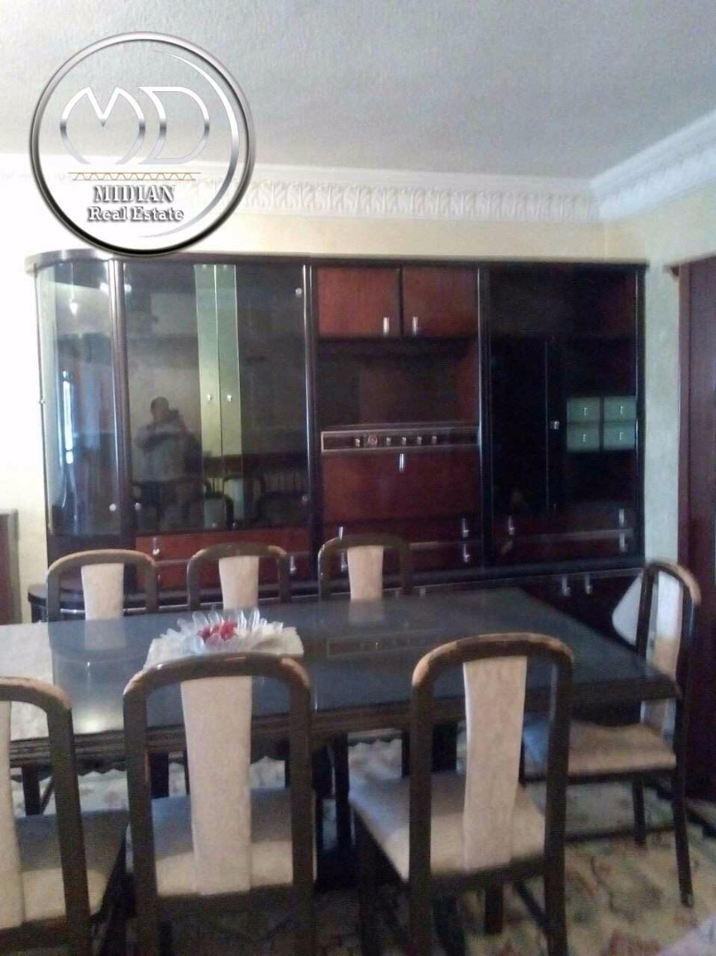 شقه طابقية مفروشه للبيع او للايجار ام اذينه خلف زاد الخير 250م طابق ثالث .
لا تنسَ أنك شاهدت هذا الإعلان في عنكبوت...