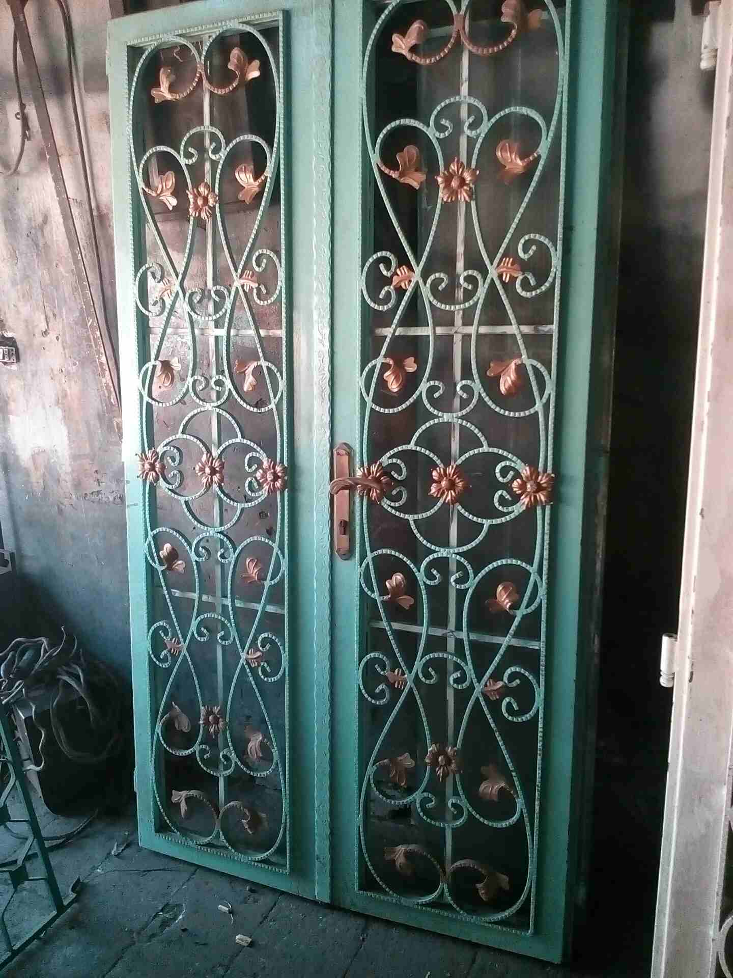 ابواب وشبابيك حديد
لا تنسَ أنك شاهدت هذا الإعلان في عنكبوت
قابل للمفاوضه...