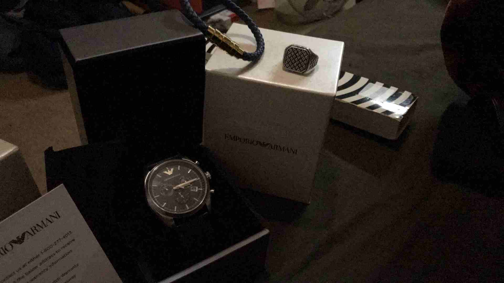 ساعه EMPORIO ARMANI توتانيوم نظيفه
لا تنسَ أنك شاهدت هذا الإعلان في عنكبوت
توتانيم وا فيها ولا خد...