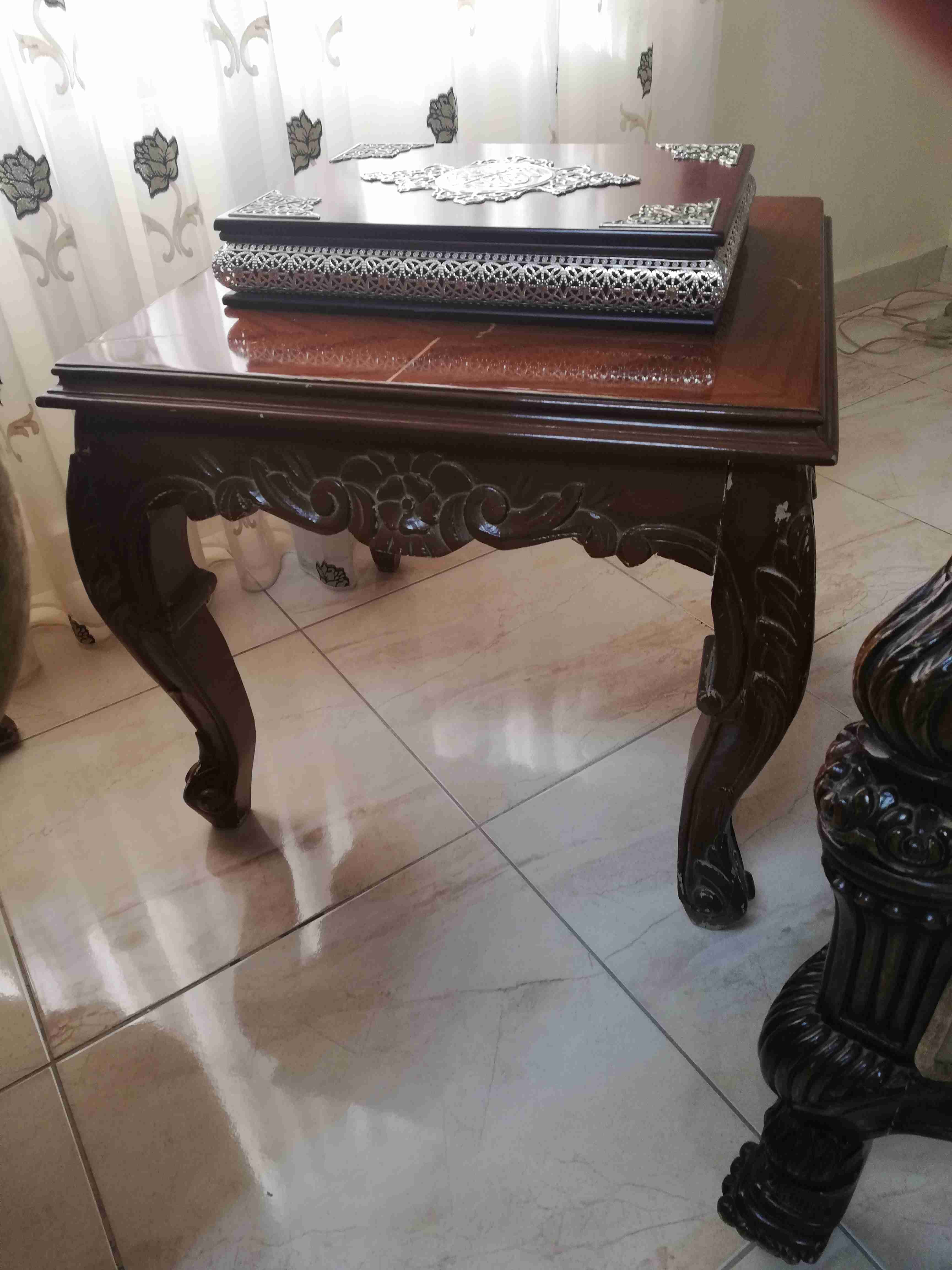 طاولة وسط و2جانبي                                            


	 				لا تنسَ أنك شاهدت هذا الإعلان في عنكبوت            
	 				
                                خشب حفر...
