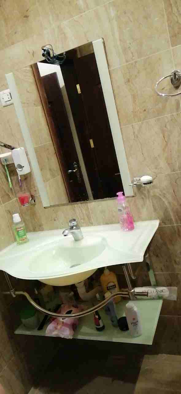 مغسلة سيكوريت زجاج مع مراي ورف سيكوريت سفلي وبطارية إيطالي
لا تنسَ أنك شاهدت هذا الإعلان في عنكبوت...