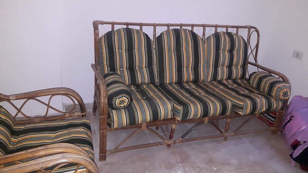 furniture for outside doors
لا تنسَ أنك شاهدت هذا الإعلان في عنكبوت
5 seats confortable and l...