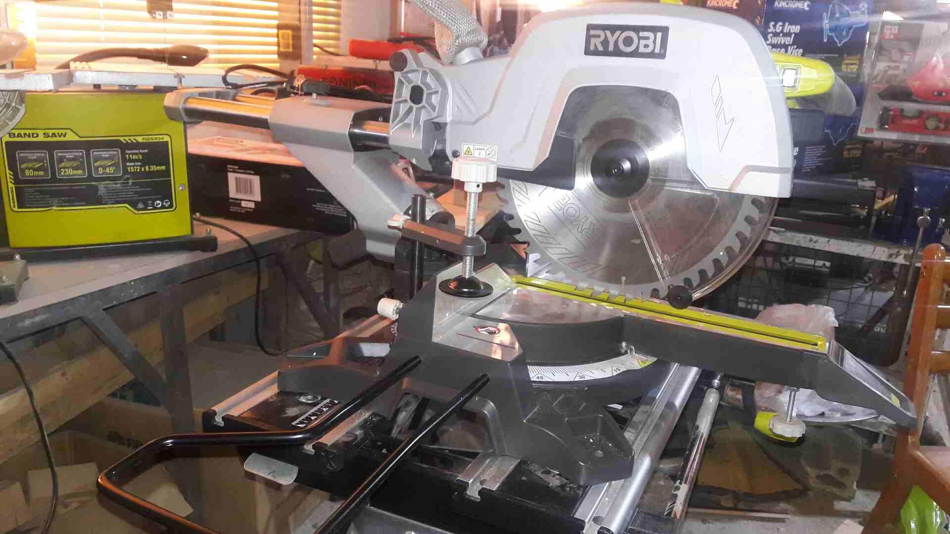 منشار سكل سحب جكات أكبر حجم ماركة Ryobi قياس 12 انش قوة 2200 واط
لا تنسَ أنك شاهدت هذا الإعلان في عنكبوت...
