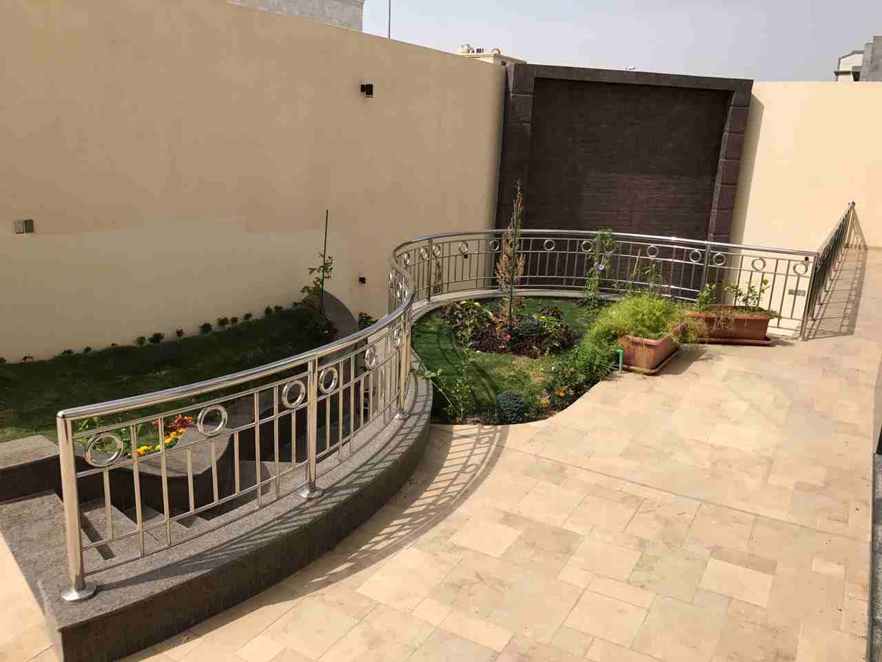 درابزينات وابواب استانلس ستيل عصرية
لا تنسَ أنك شاهدت هذا الإعلان في عنكبوت
لدينا قائمة من افخم ا...