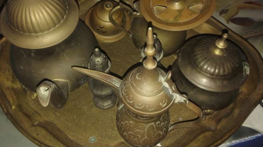 طقم نحاسي                                            


	 				لا تنسَ أنك شاهدت هذا الإعلان في عنكبوت            
	 				
                                طقم نحاسي 
 مستعمل تحف فنيه
وارد الخليج ثقي...