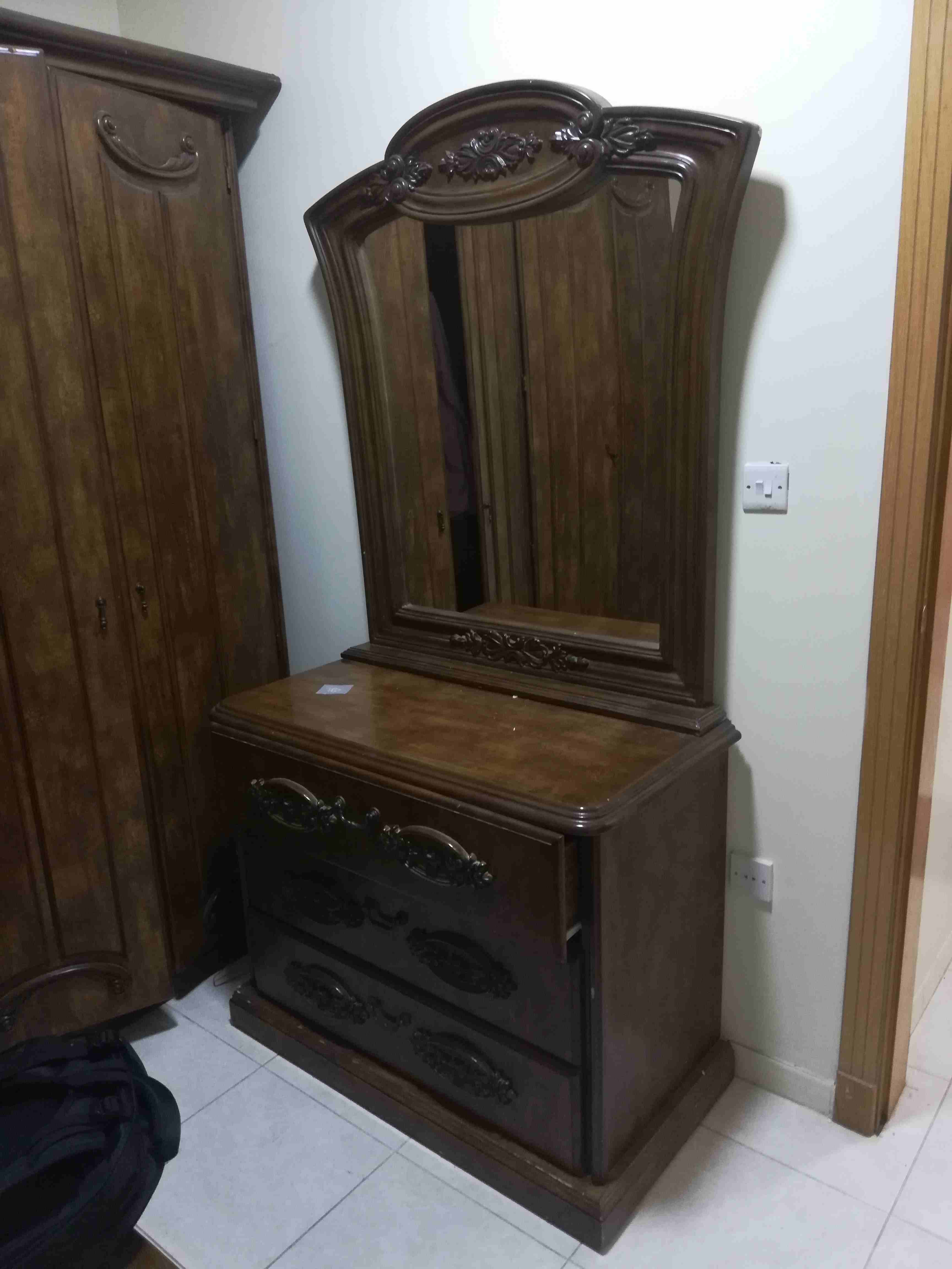 غرفة نوم للبيع العاجل لظروف السفر                                            


	 				لا تنسَ أنك شاهدت هذا الإعلان في عنكبوت            
	 				
                            غرفة نوم للبيع سرير متر...